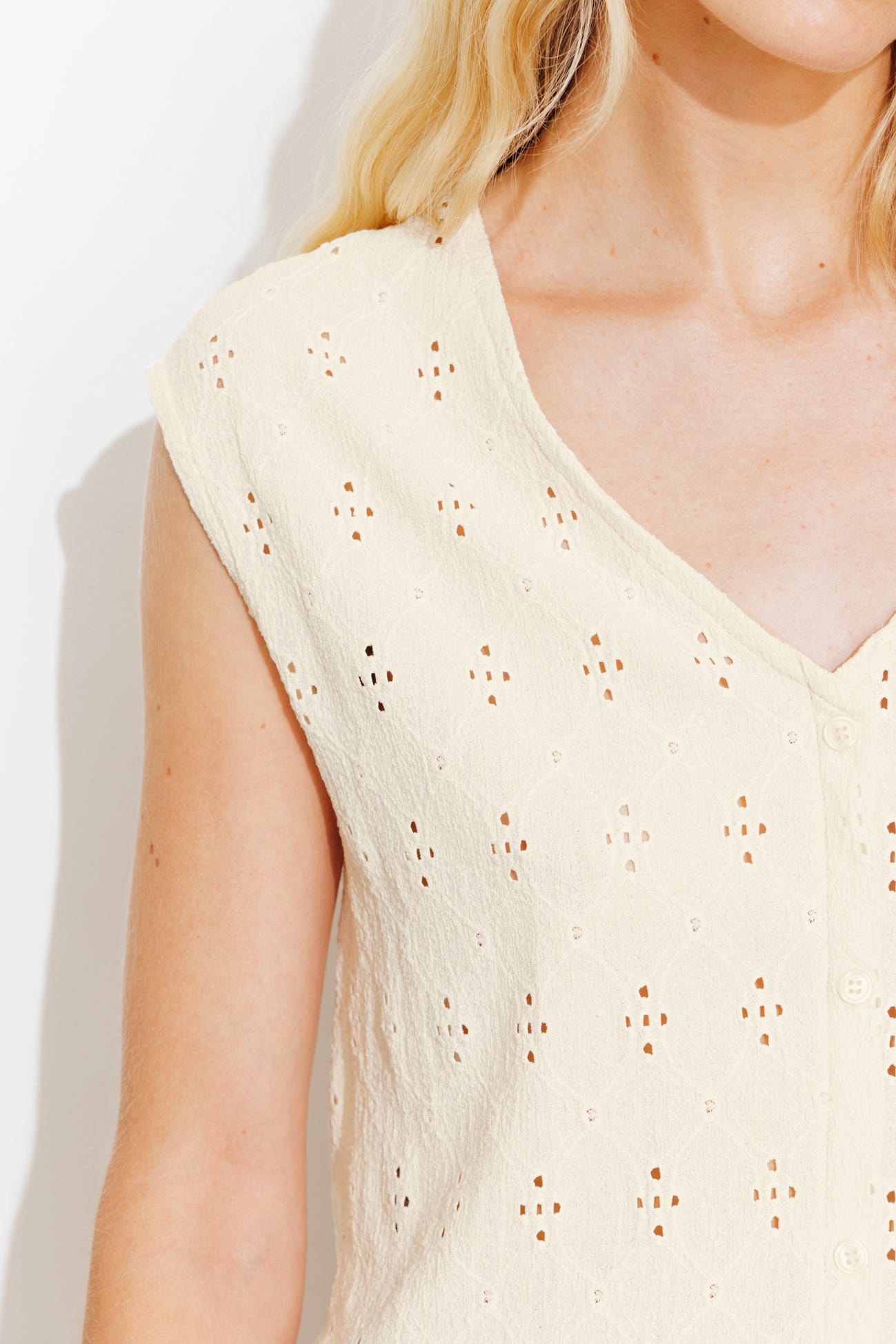 Top ajouré et volanté Femme