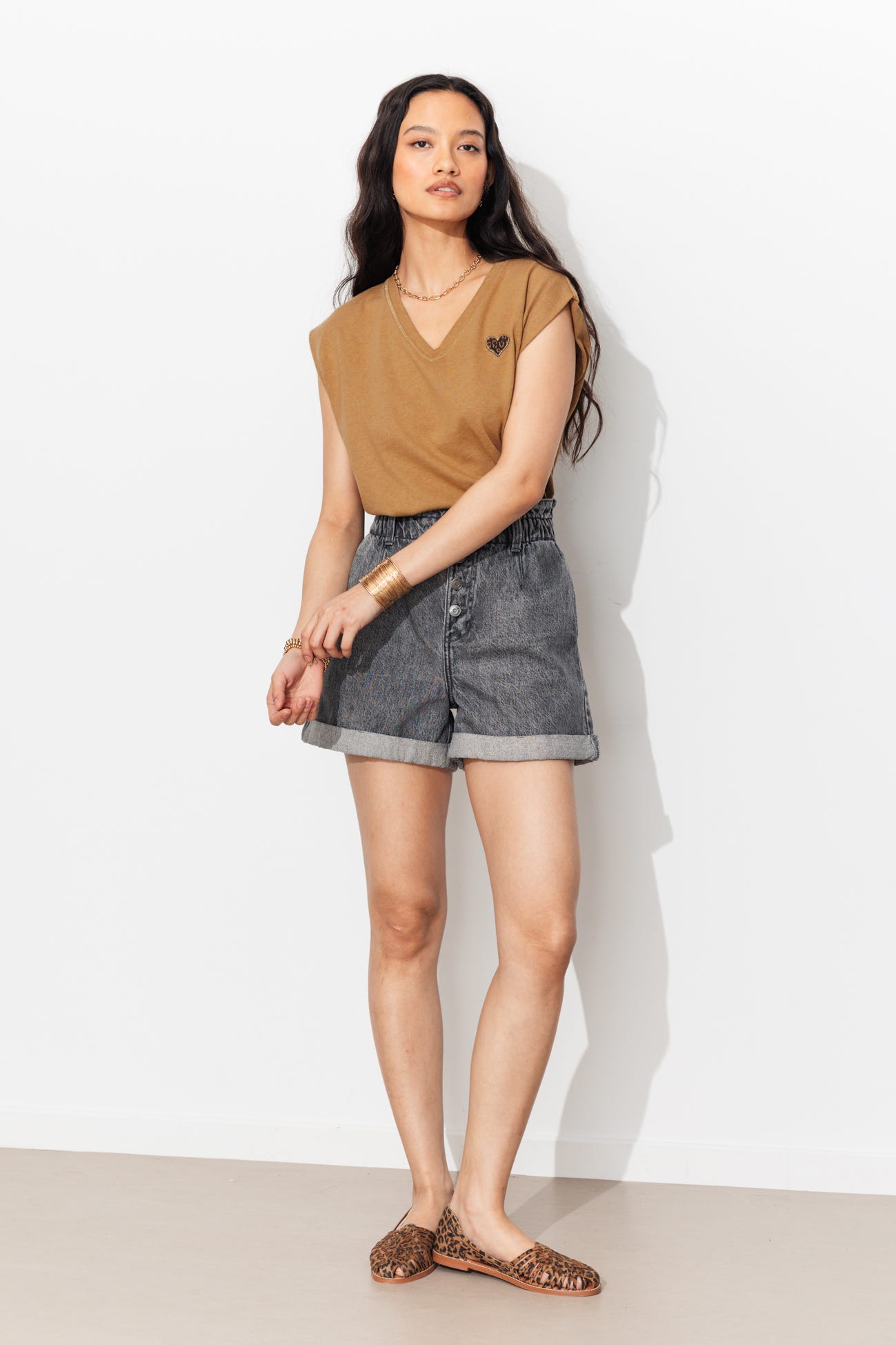 T-shirt broderie coeur léopard