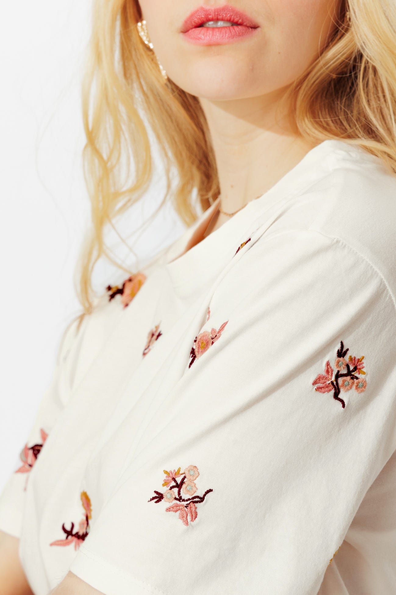 Floral embroidery t-shirt