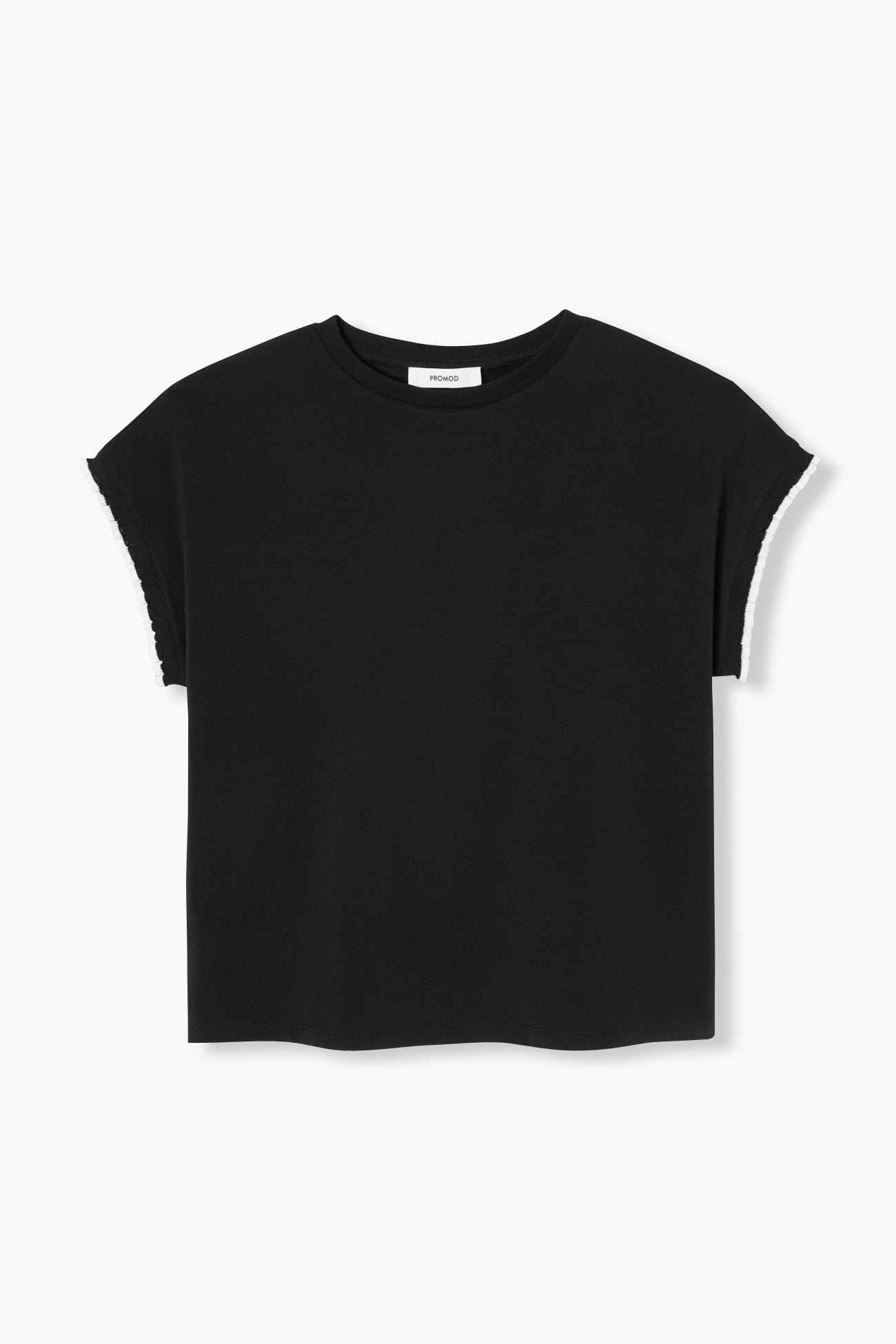 T-shirt with fancy sleeves