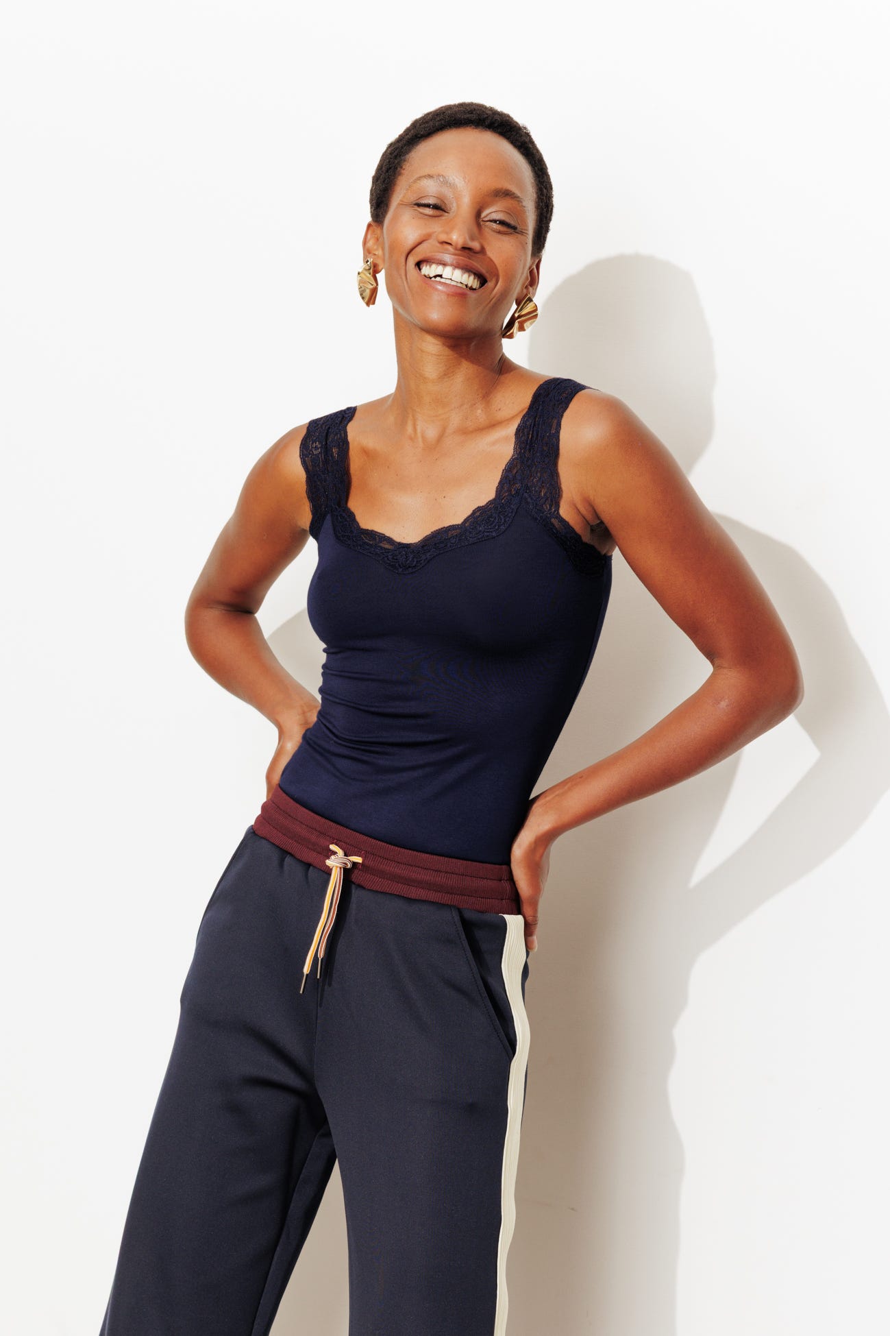 Top na ramiączkach z koronką