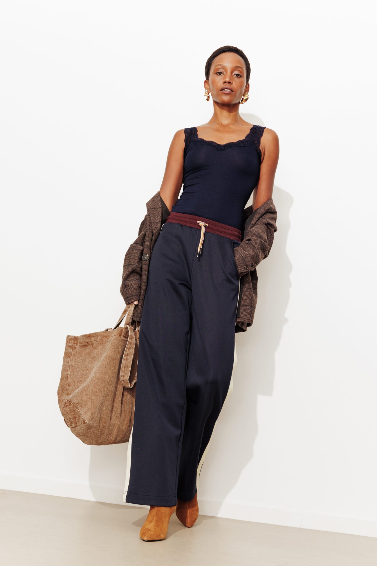 Top na ramiączkach z koronką