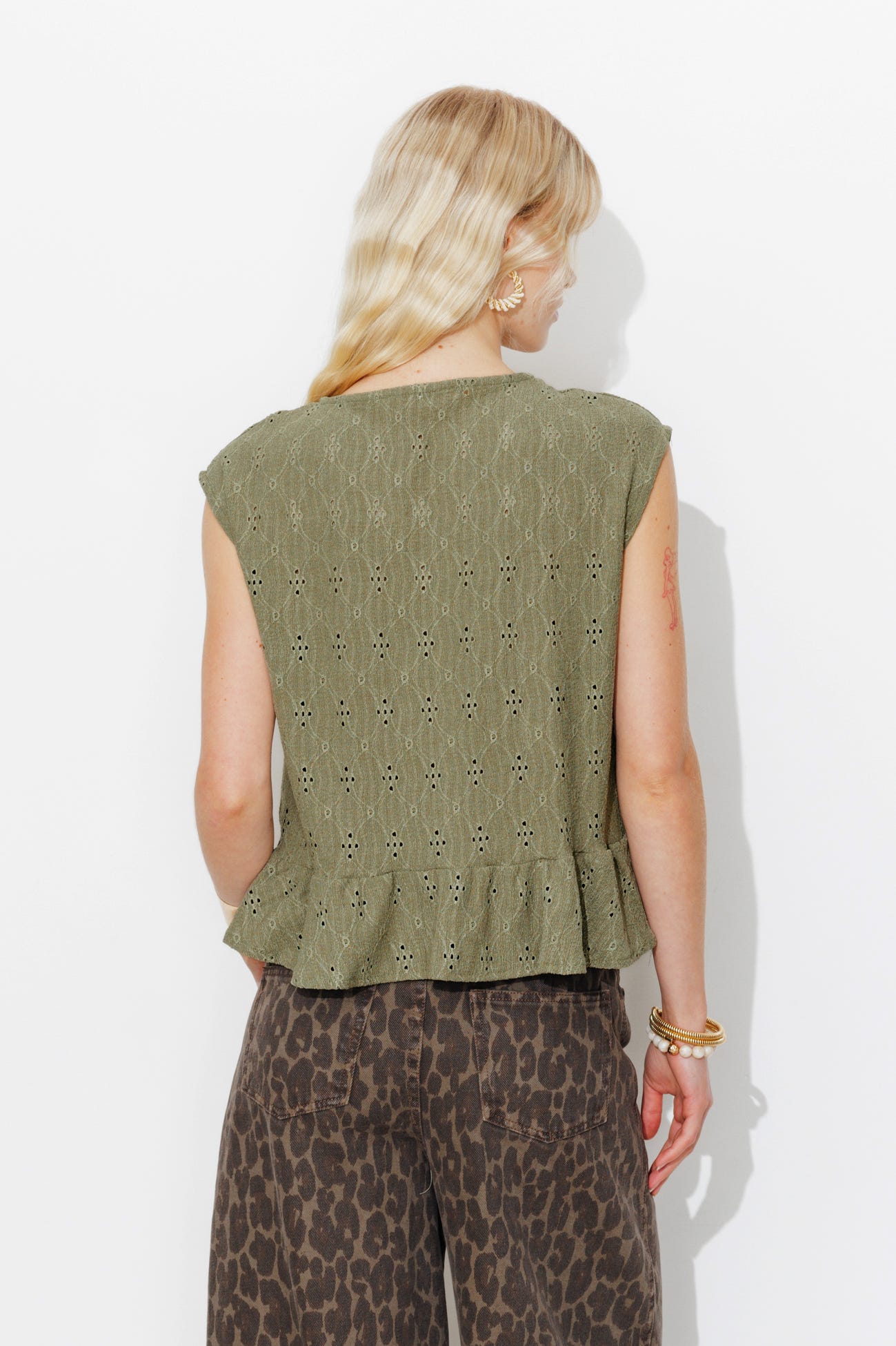 Top ajouré et volanté Femme