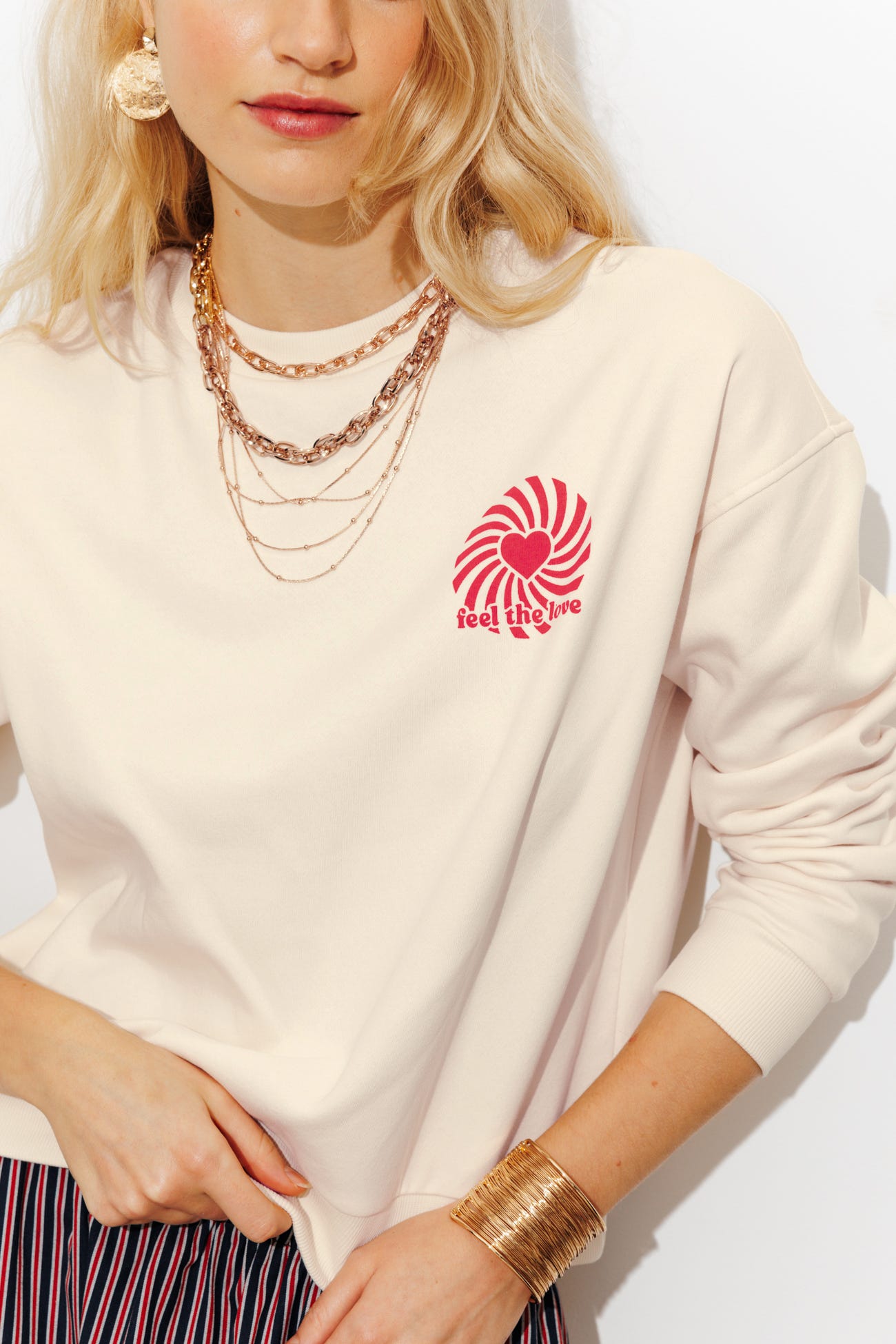 Sudadera mensaje Feel the love