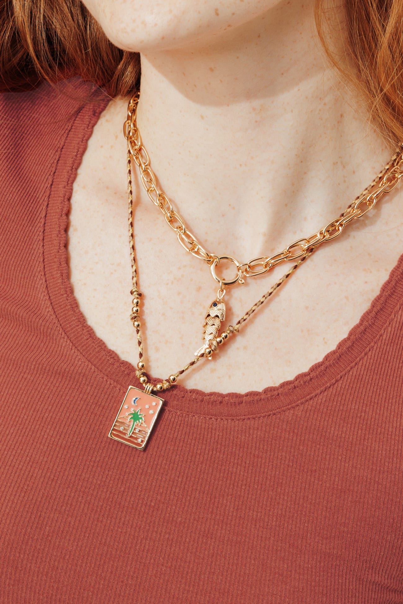 T-shirt con scollo a paletta