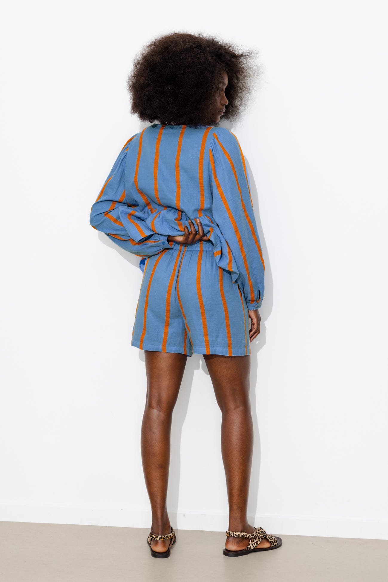 Short rayé en gaze de coton