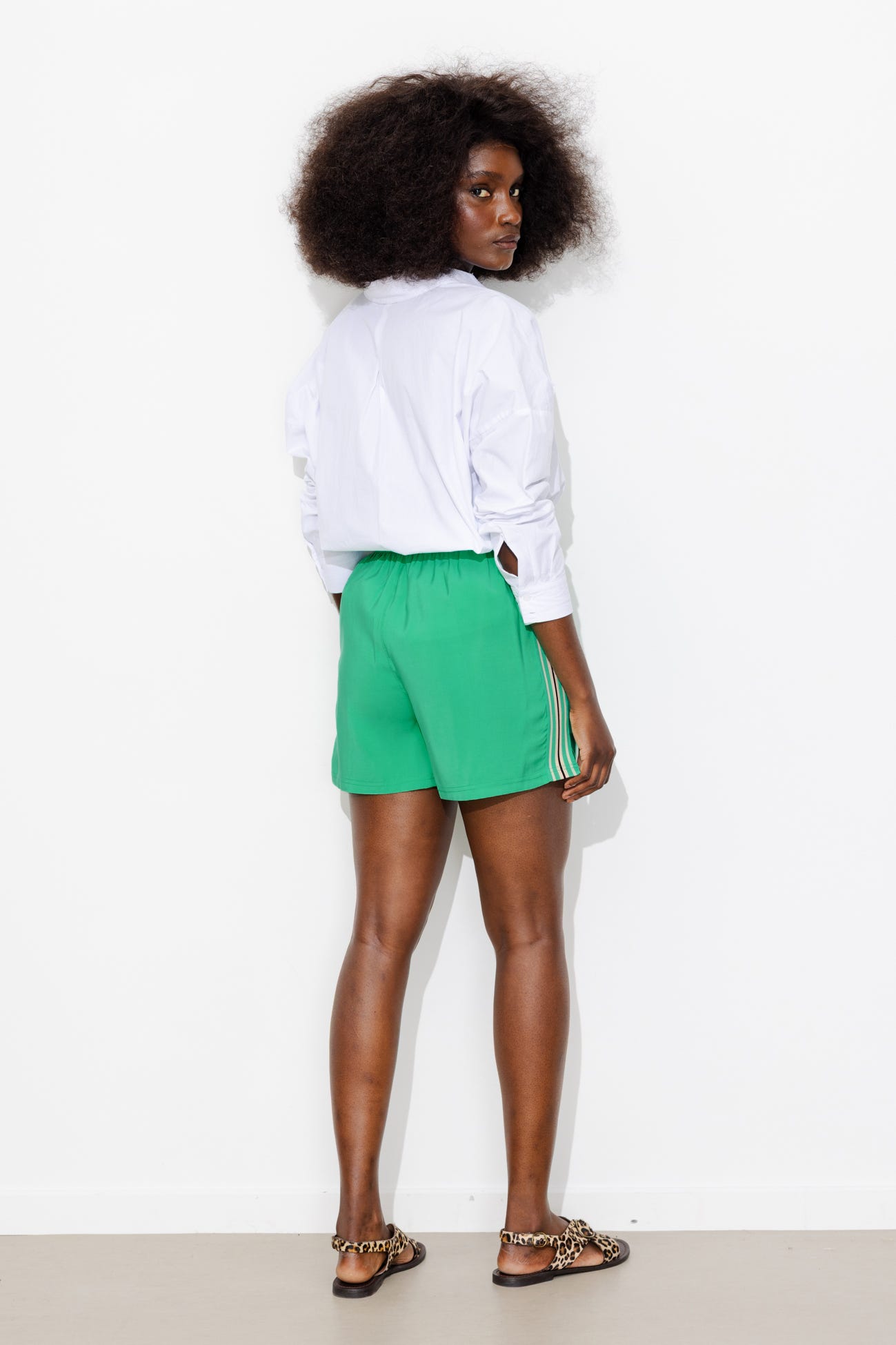 Short sporty à bandes Femme