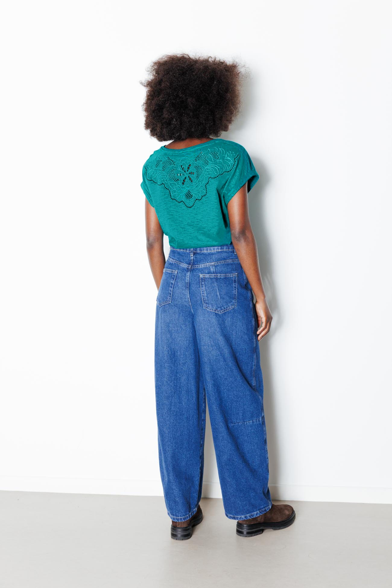 T-shirt dos broderie anglaise