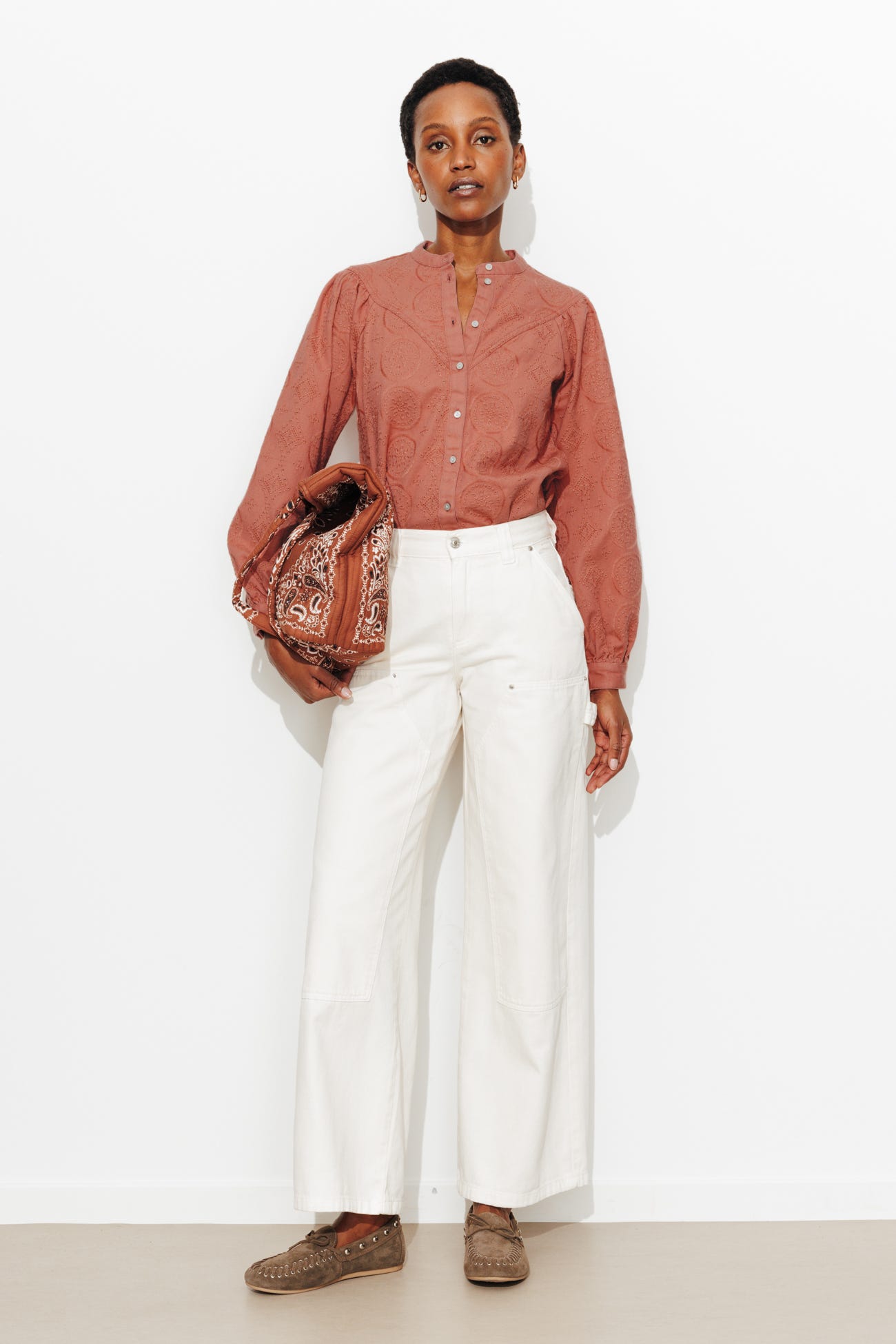 Chemise en toile brodée Femme