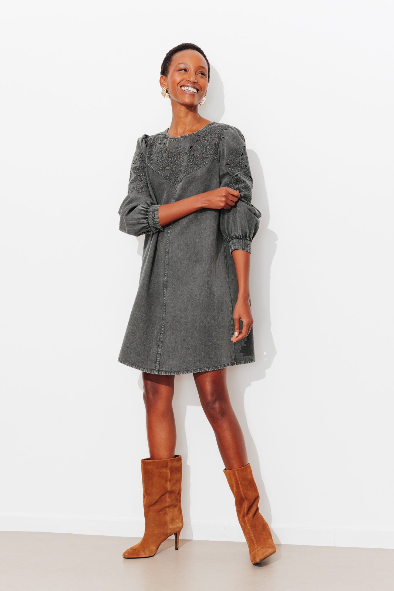 Robe en jean brodé Femme