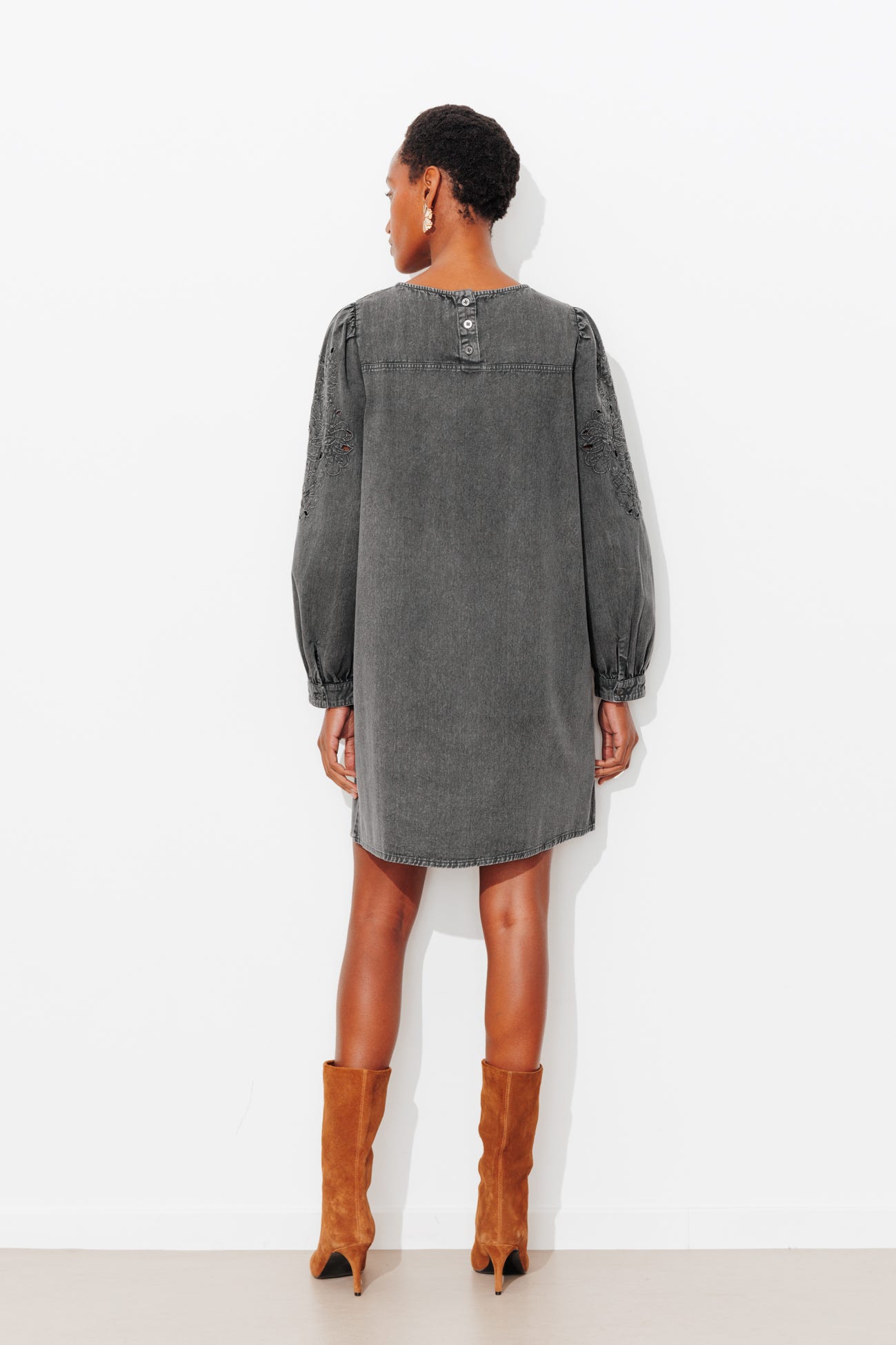 Robe en jean brodé Femme