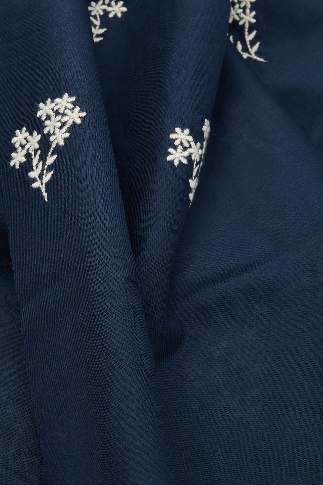 Coupon 3 m en coton brodé