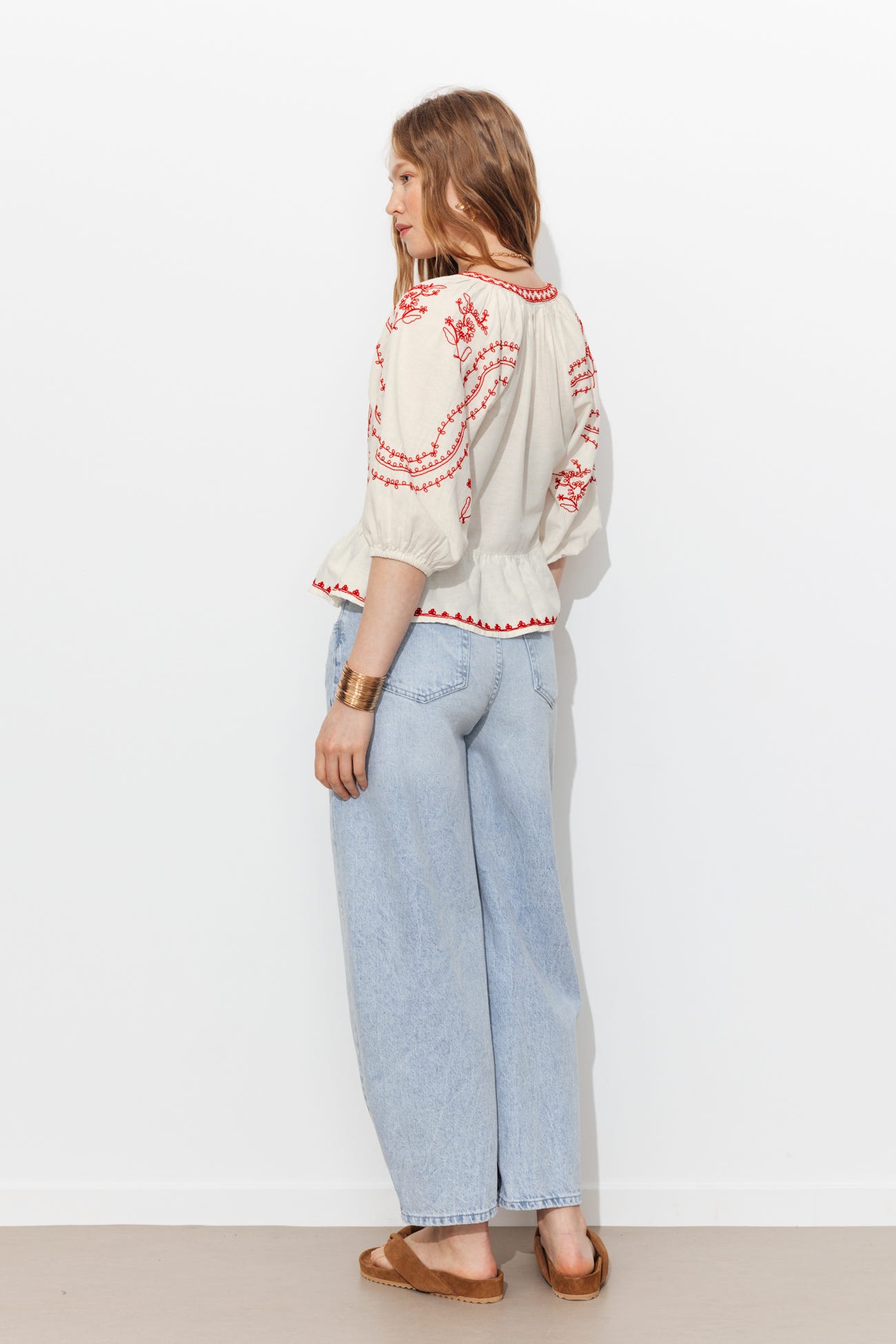 Blouse folk brodée Femme