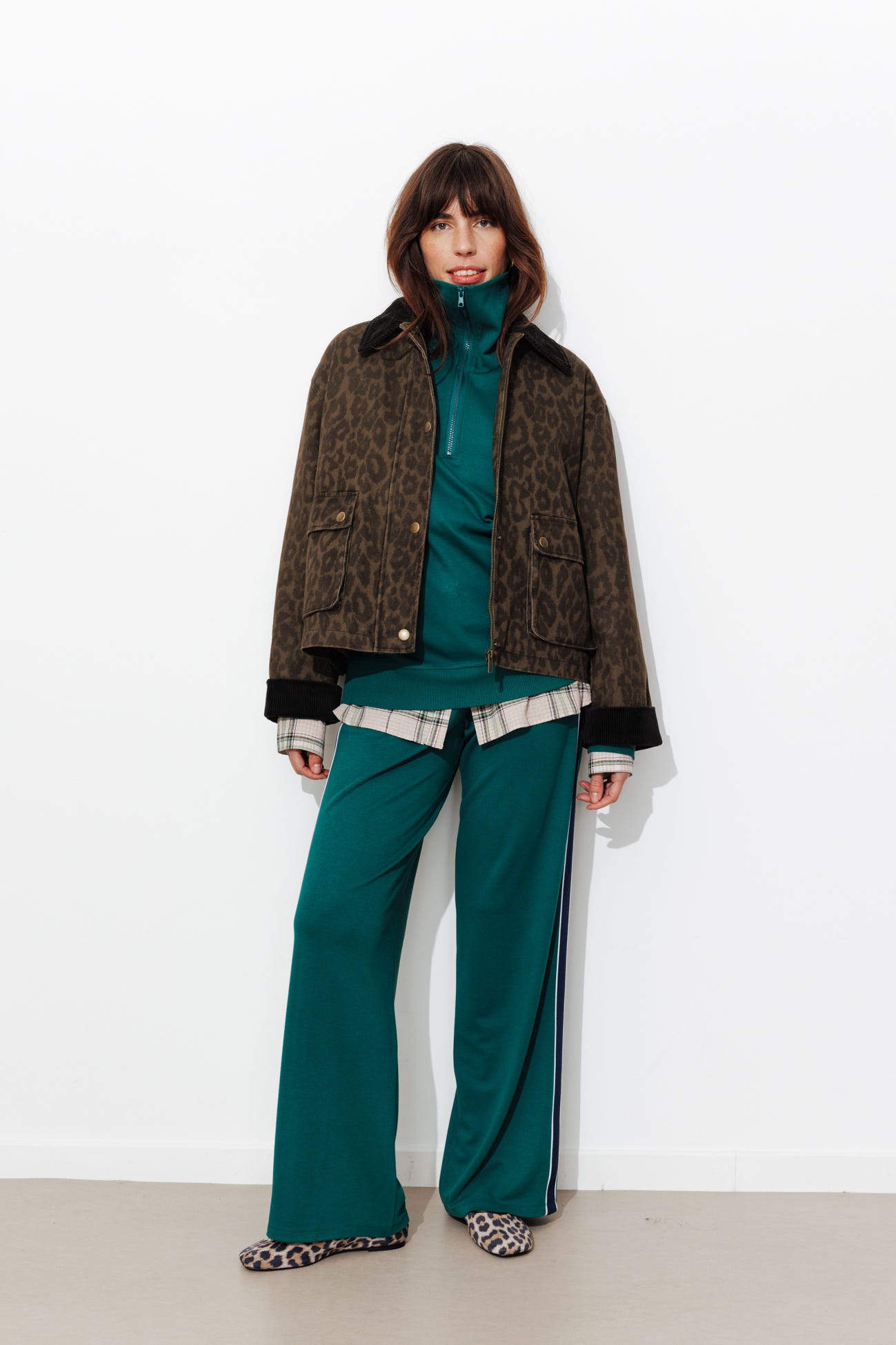 Krótka kurtka w panterkę