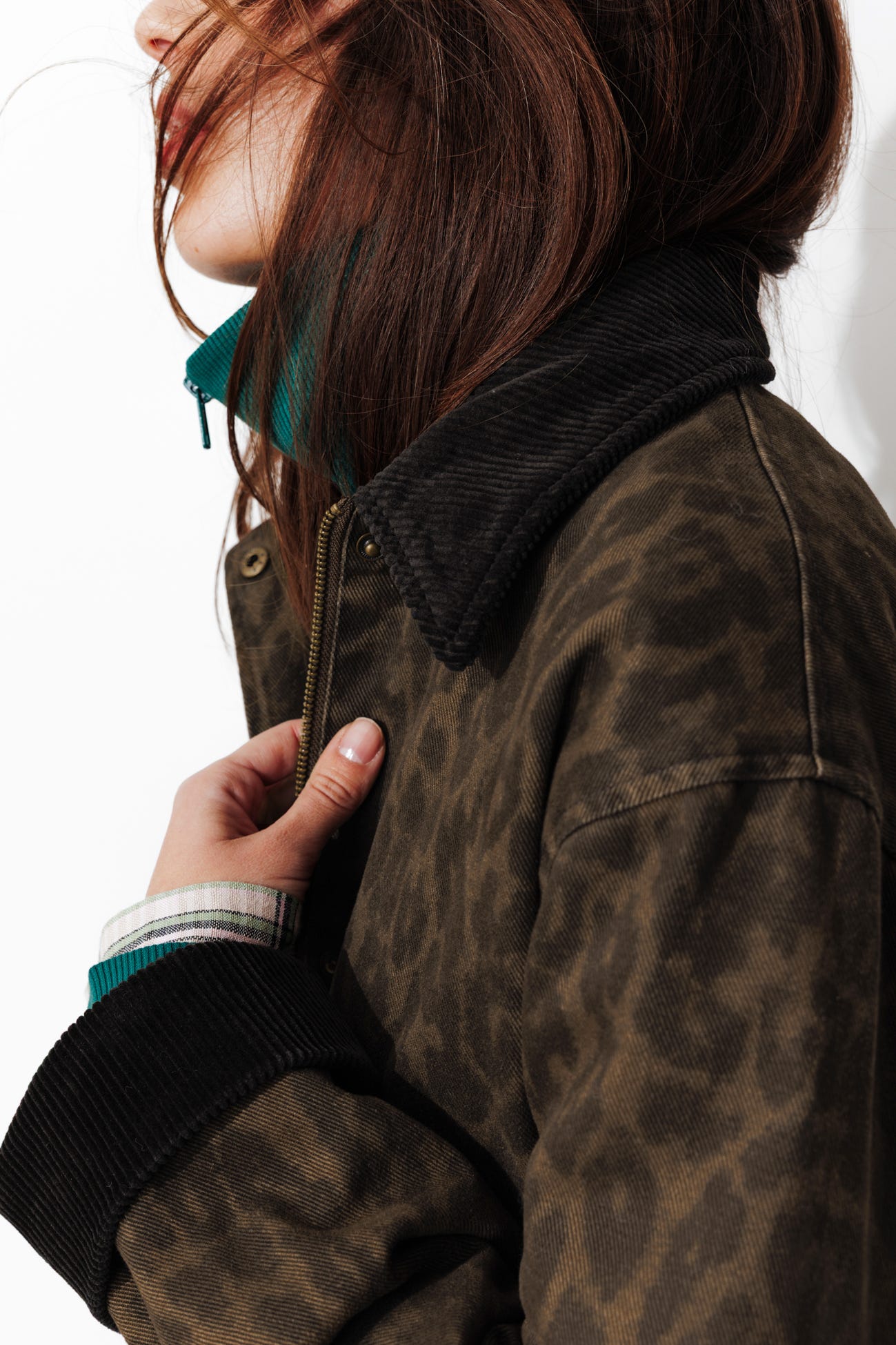 Krótka kurtka w panterkę