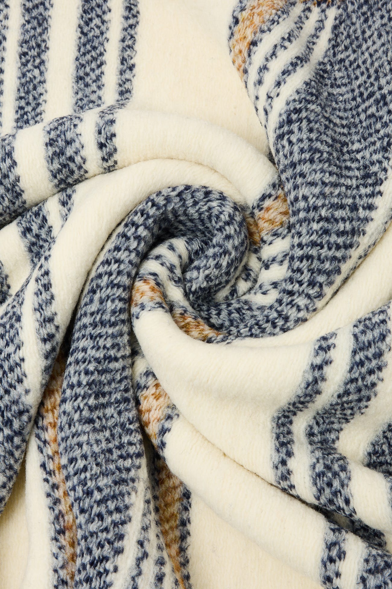 Coupon 2 m en laine mélangée