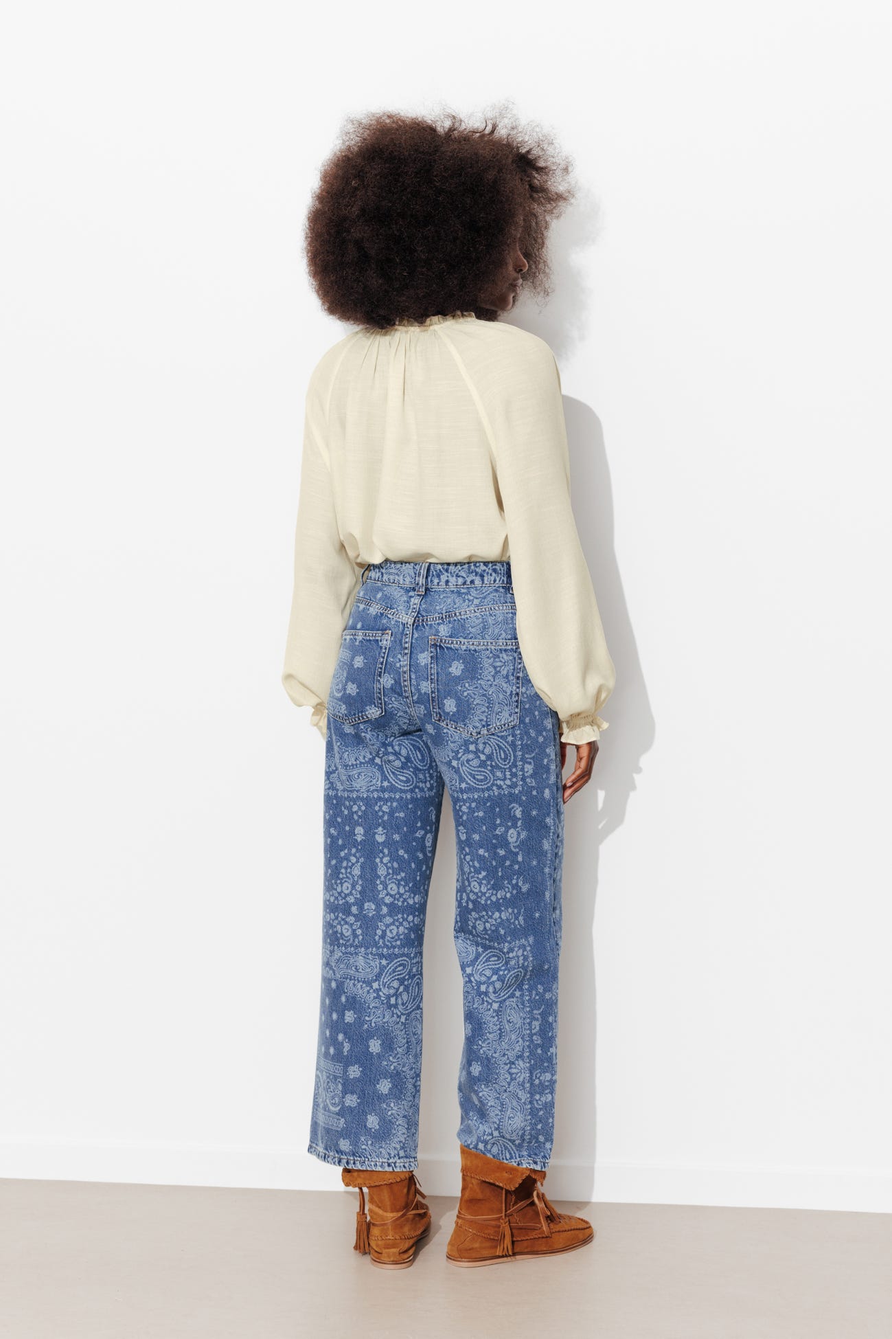 Blusa cuello con volante