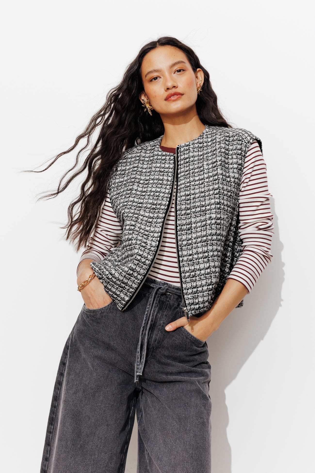 Sleeveless tweed blouson