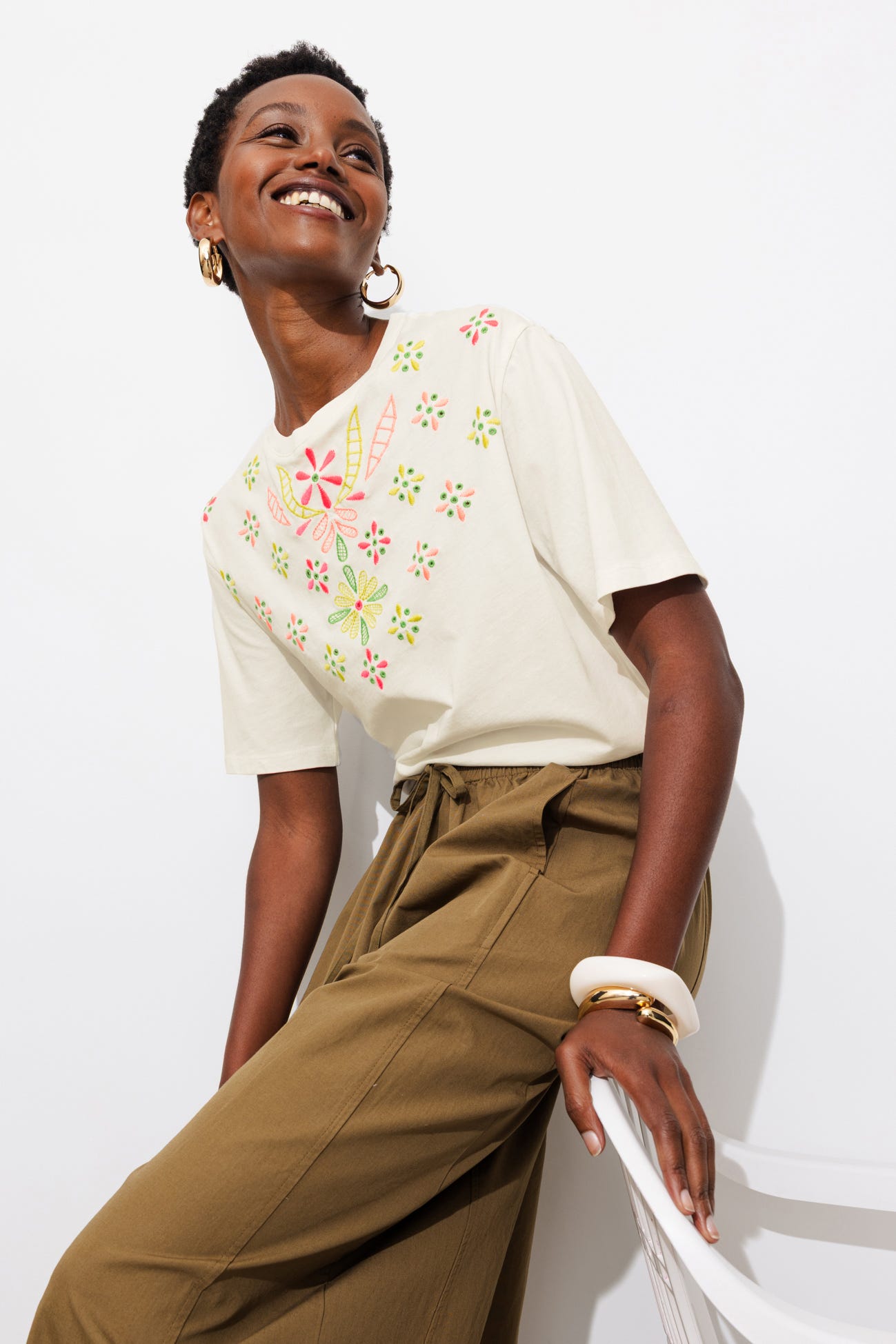 T-shirt brodé Femme