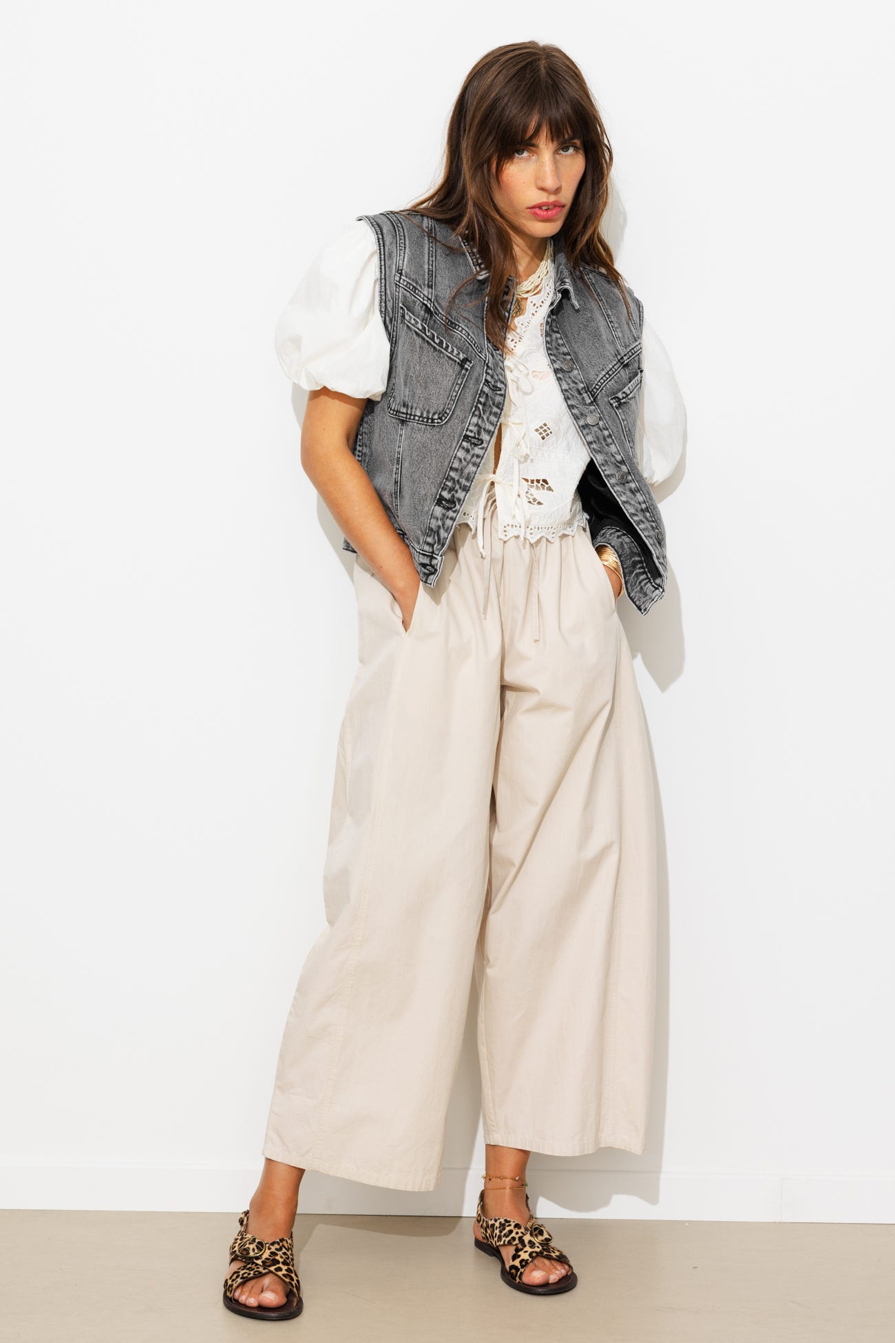 Sleeveless denim jacket