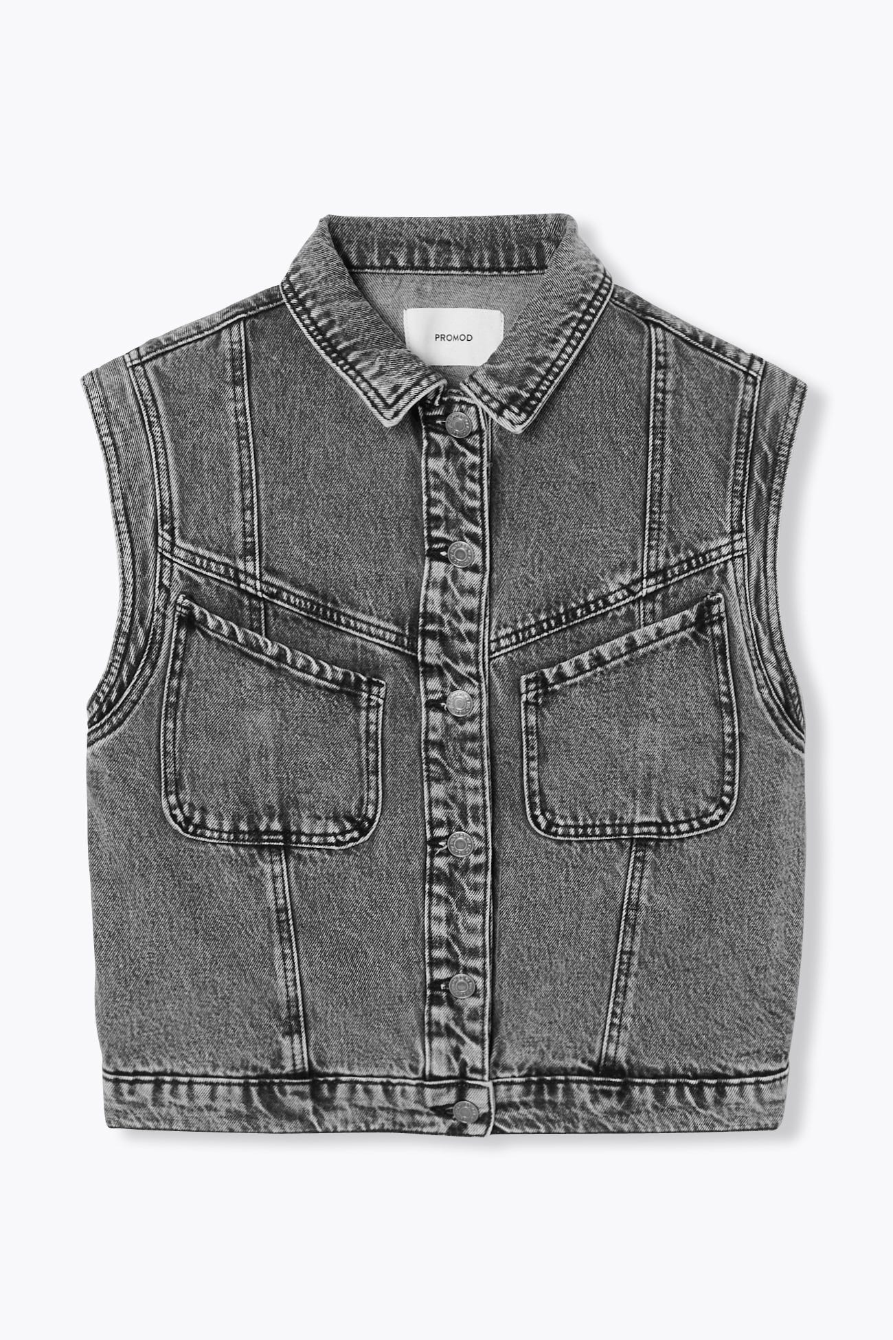 Sleeveless denim jacket