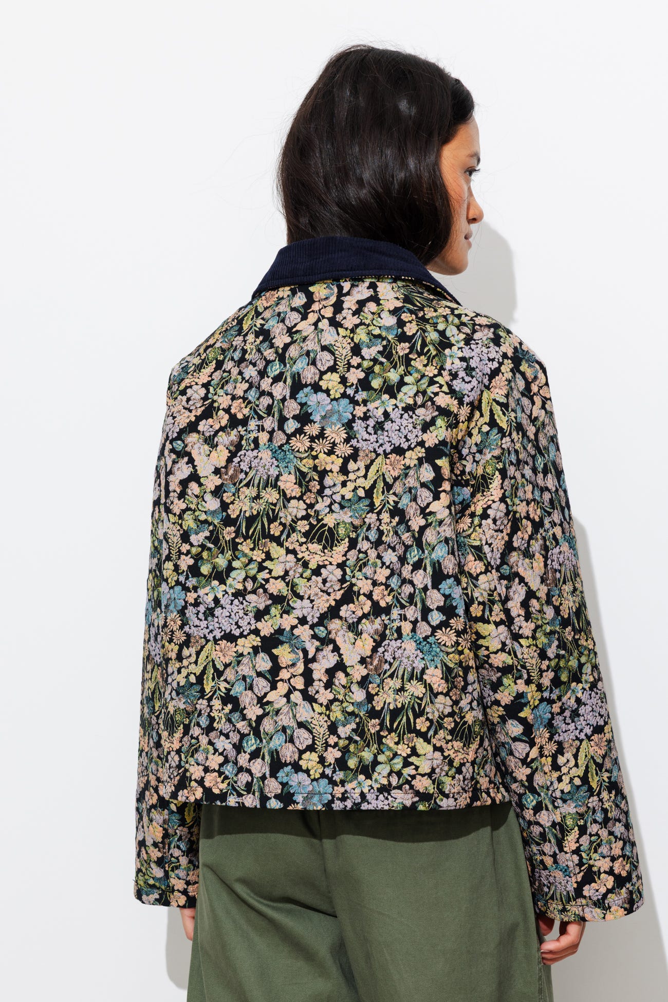 Kurze Blumen-Jacquardjacke