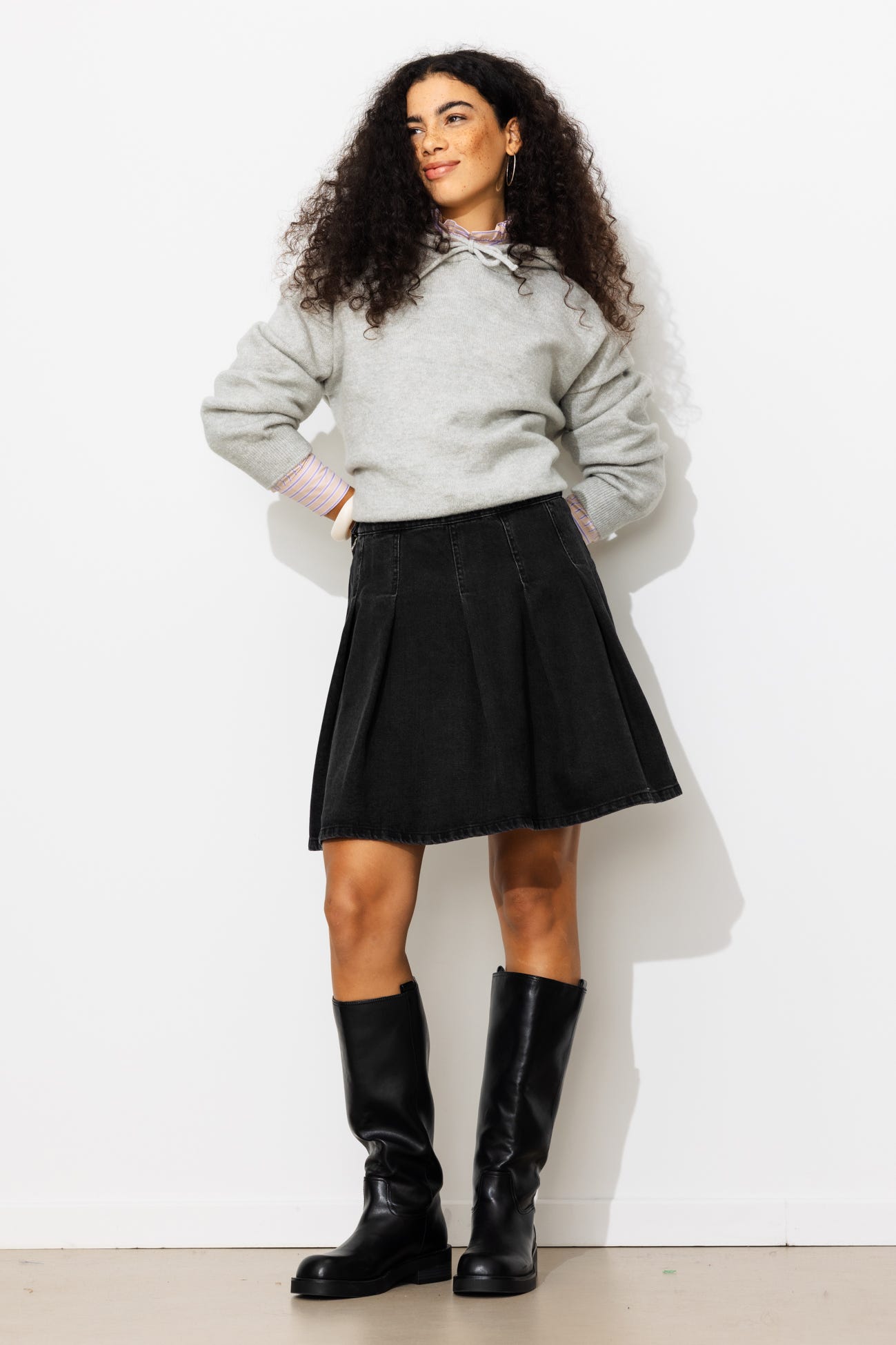 Pleated denim skirt