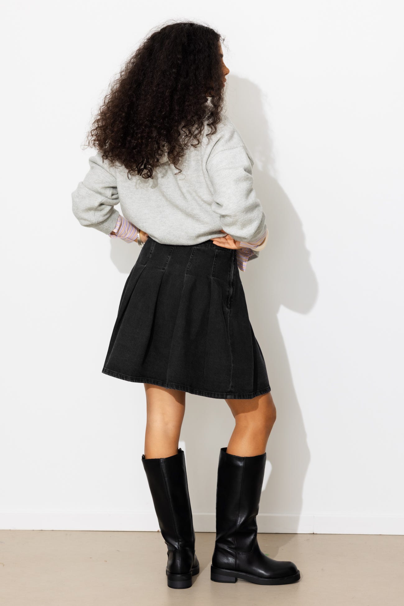 Pleated denim skirt