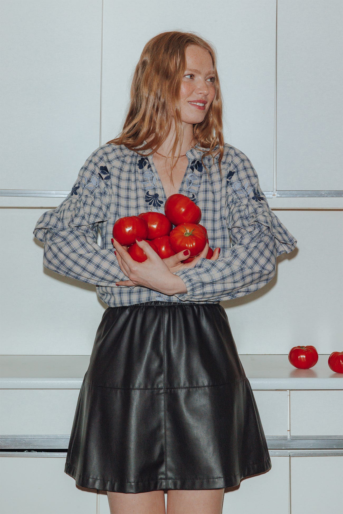 Short faux leather skirt