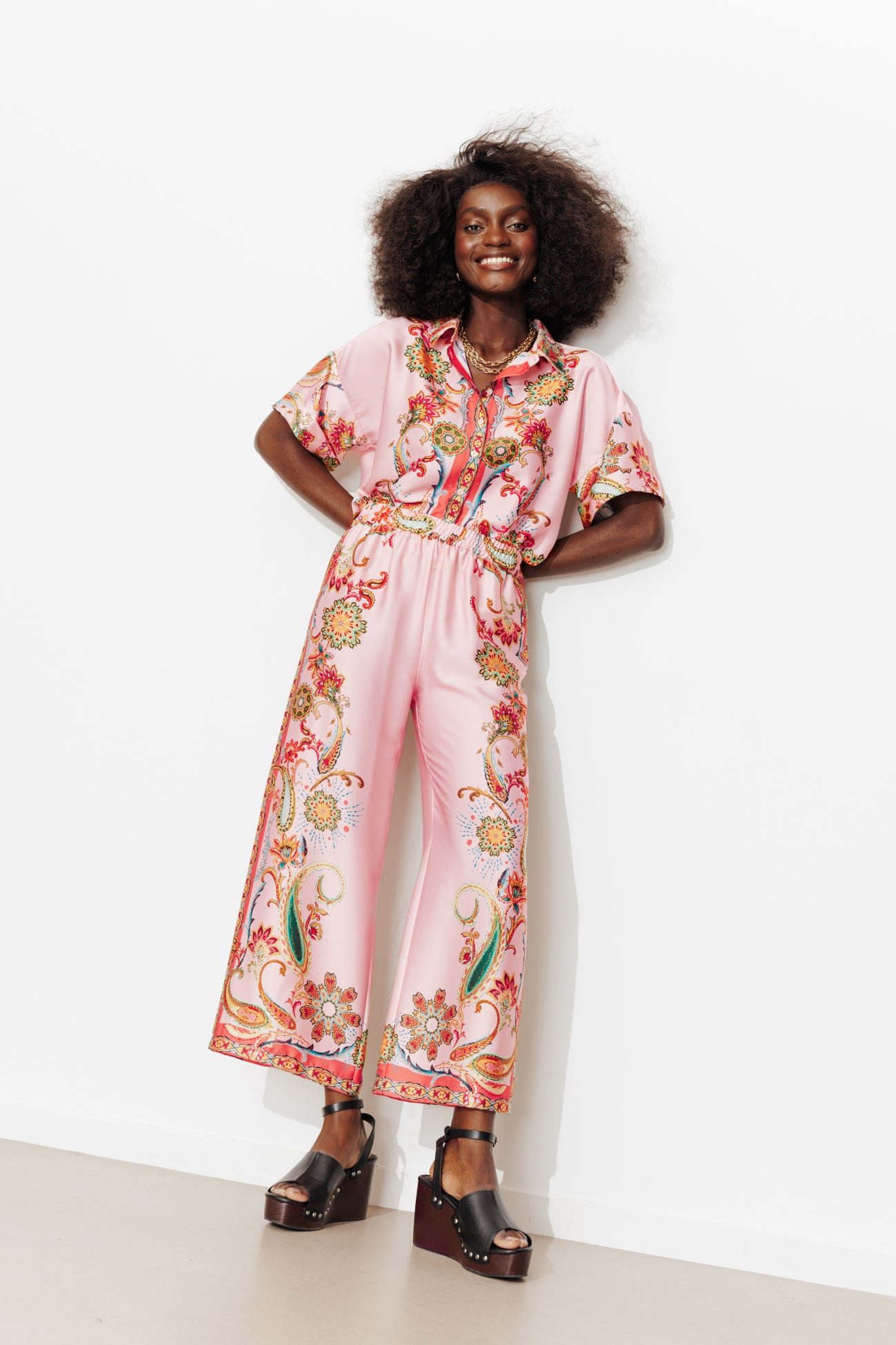 Pantalón ancho de satén