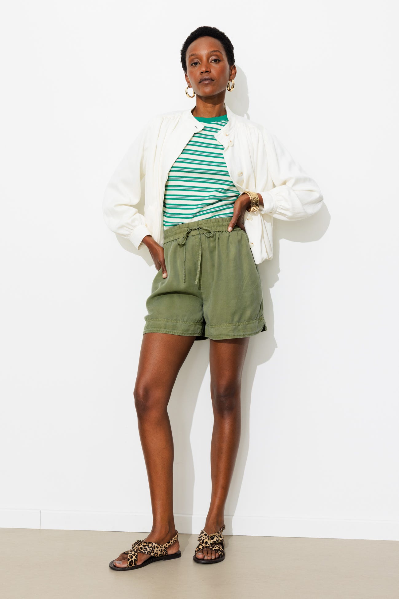 Plain draped shorts 