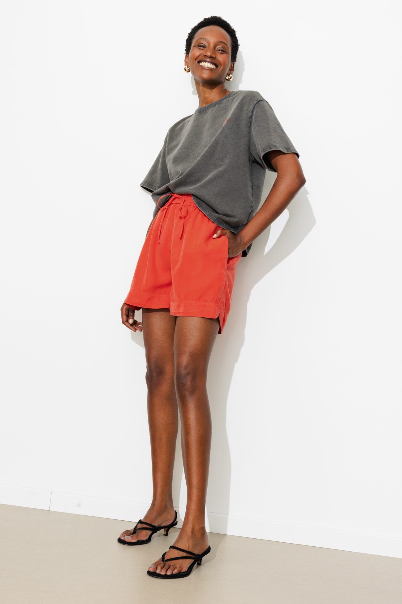 Plain draped shorts 
