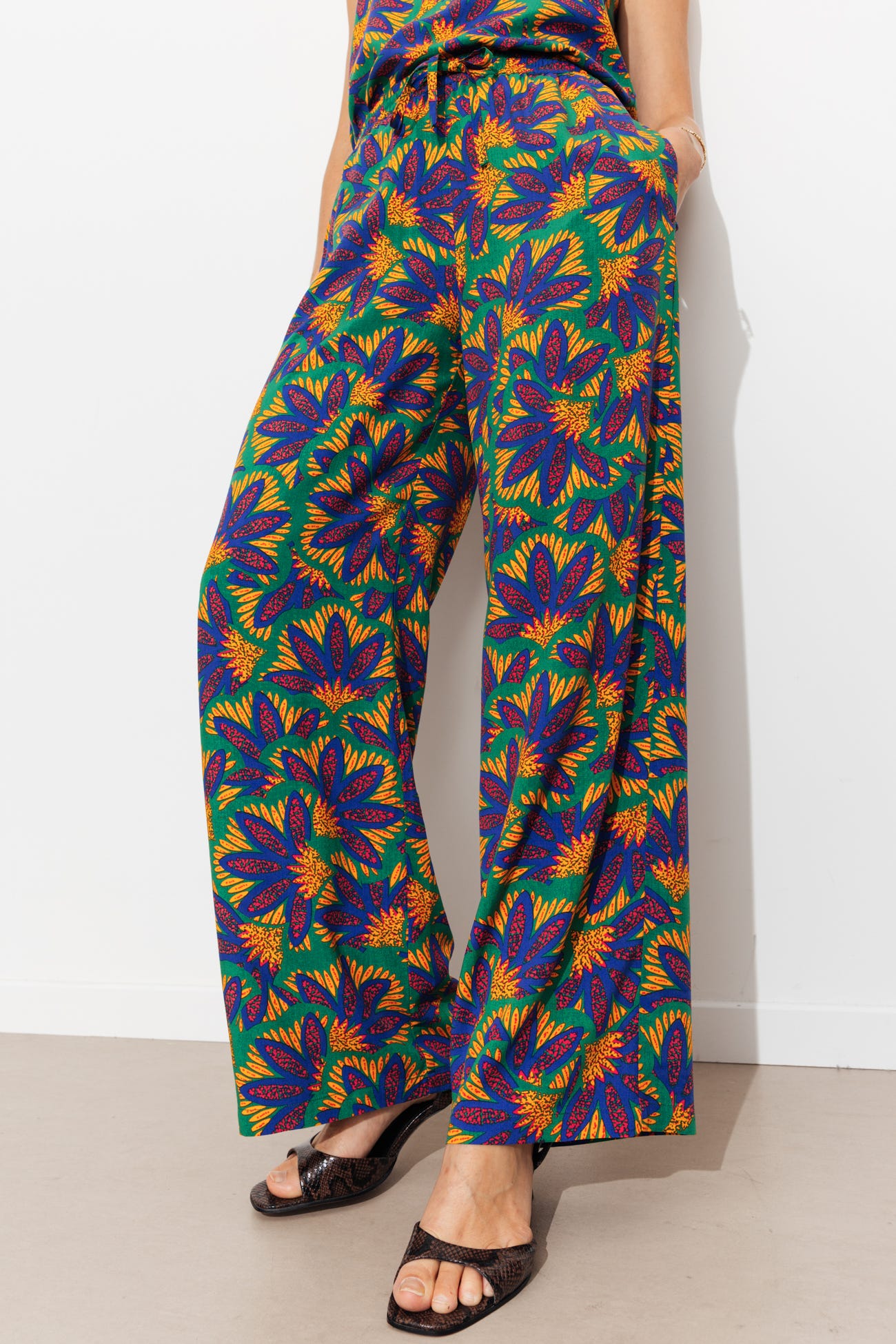 Wdeleg patterned trousers 