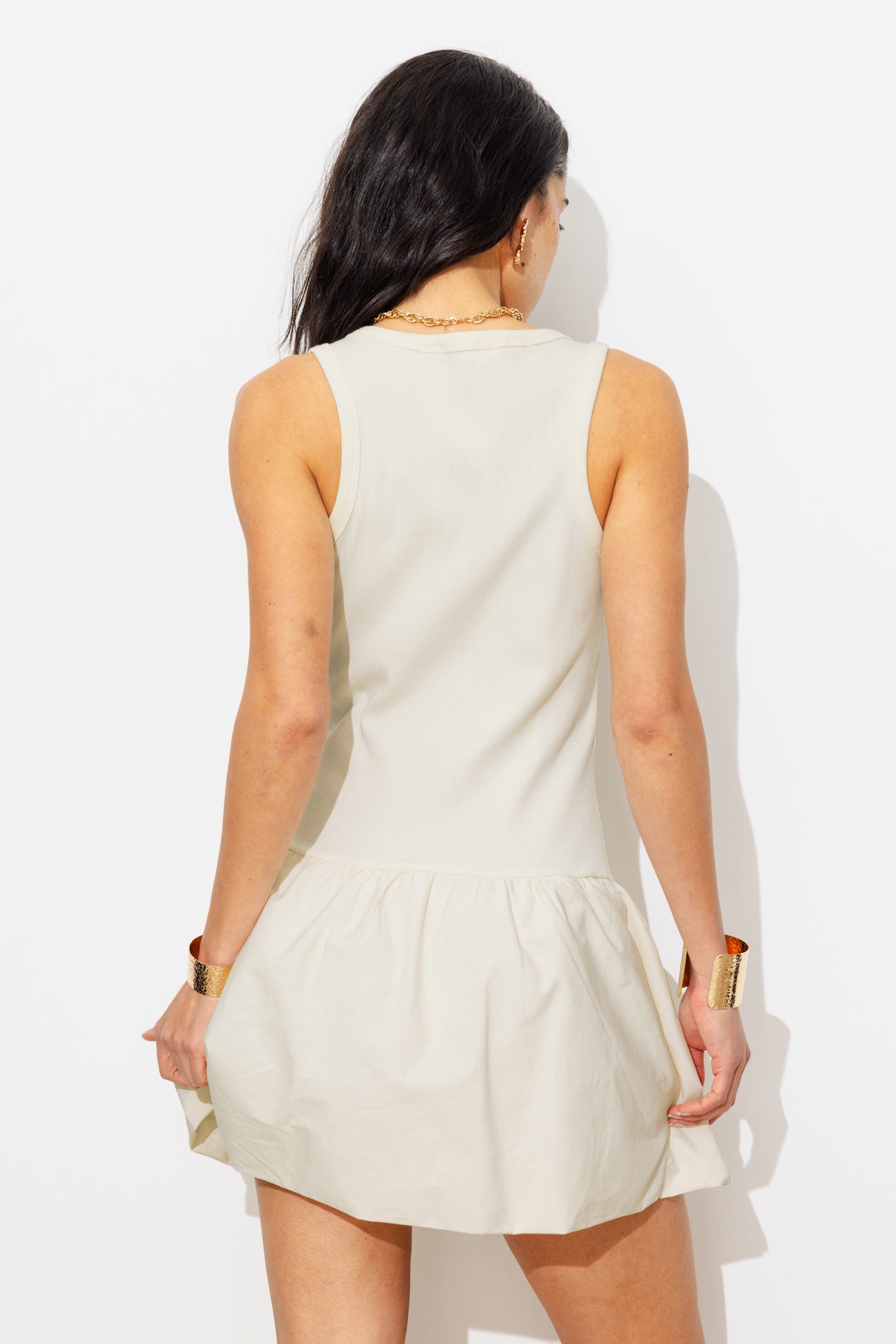 Robe boule courte et unie
