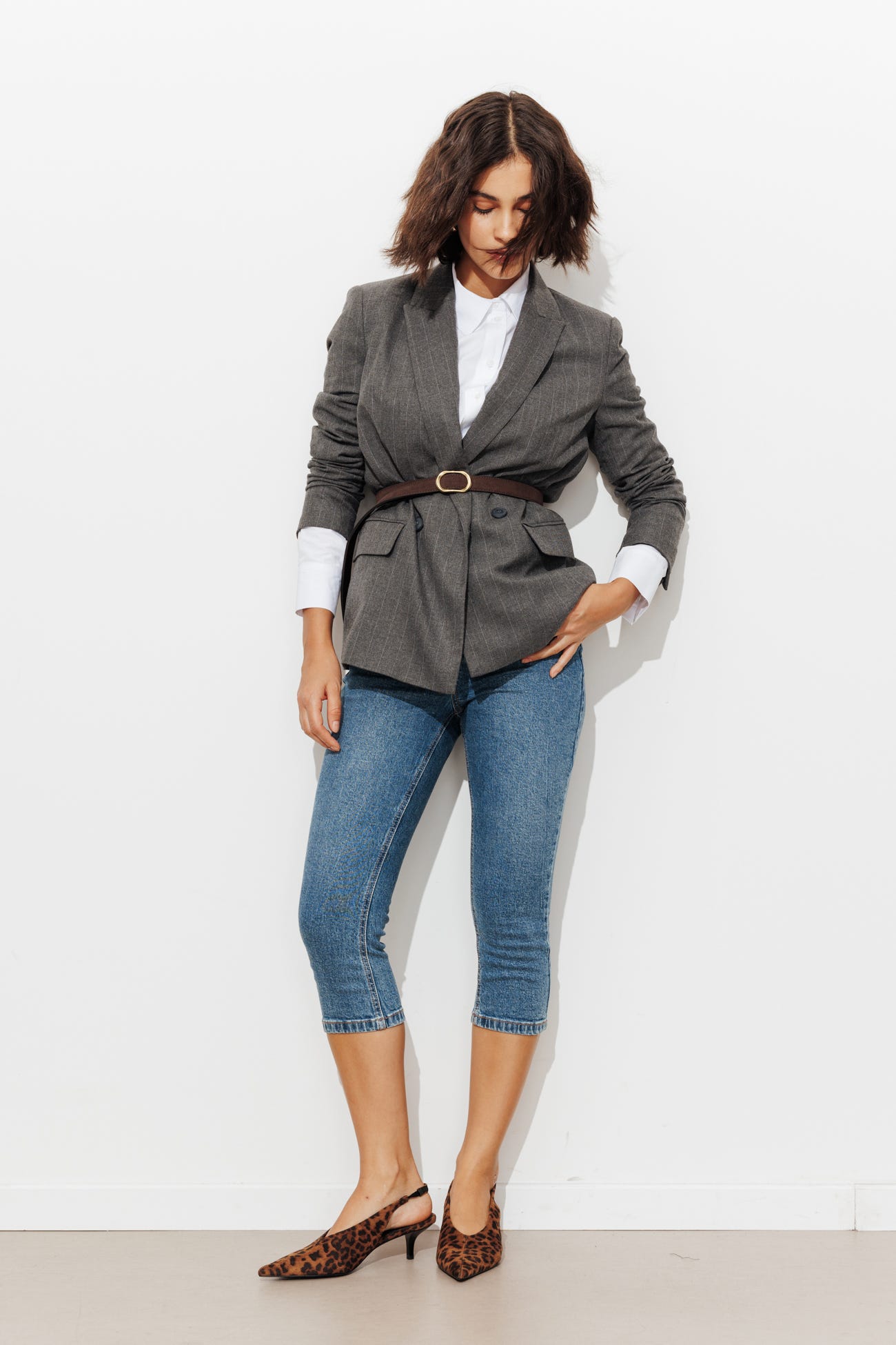 Short denim capri trousers