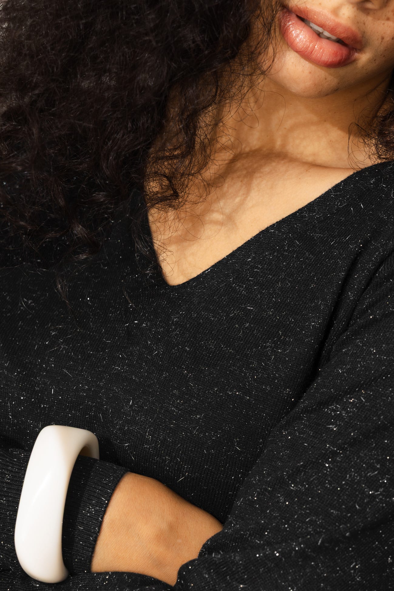 Lightweight glitzy jumper