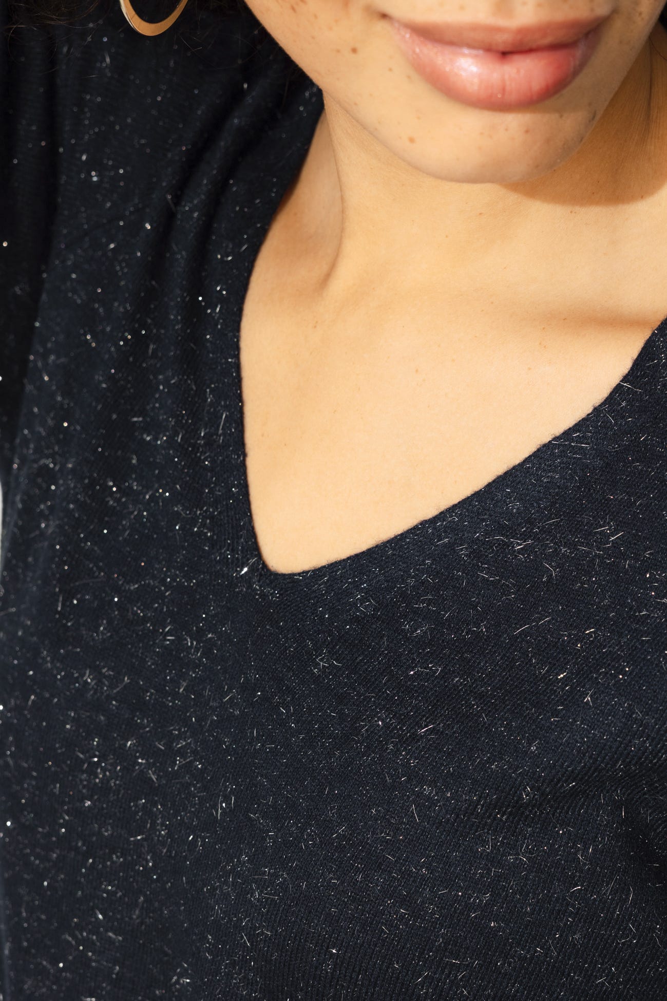 Lightweight glitzy jumper