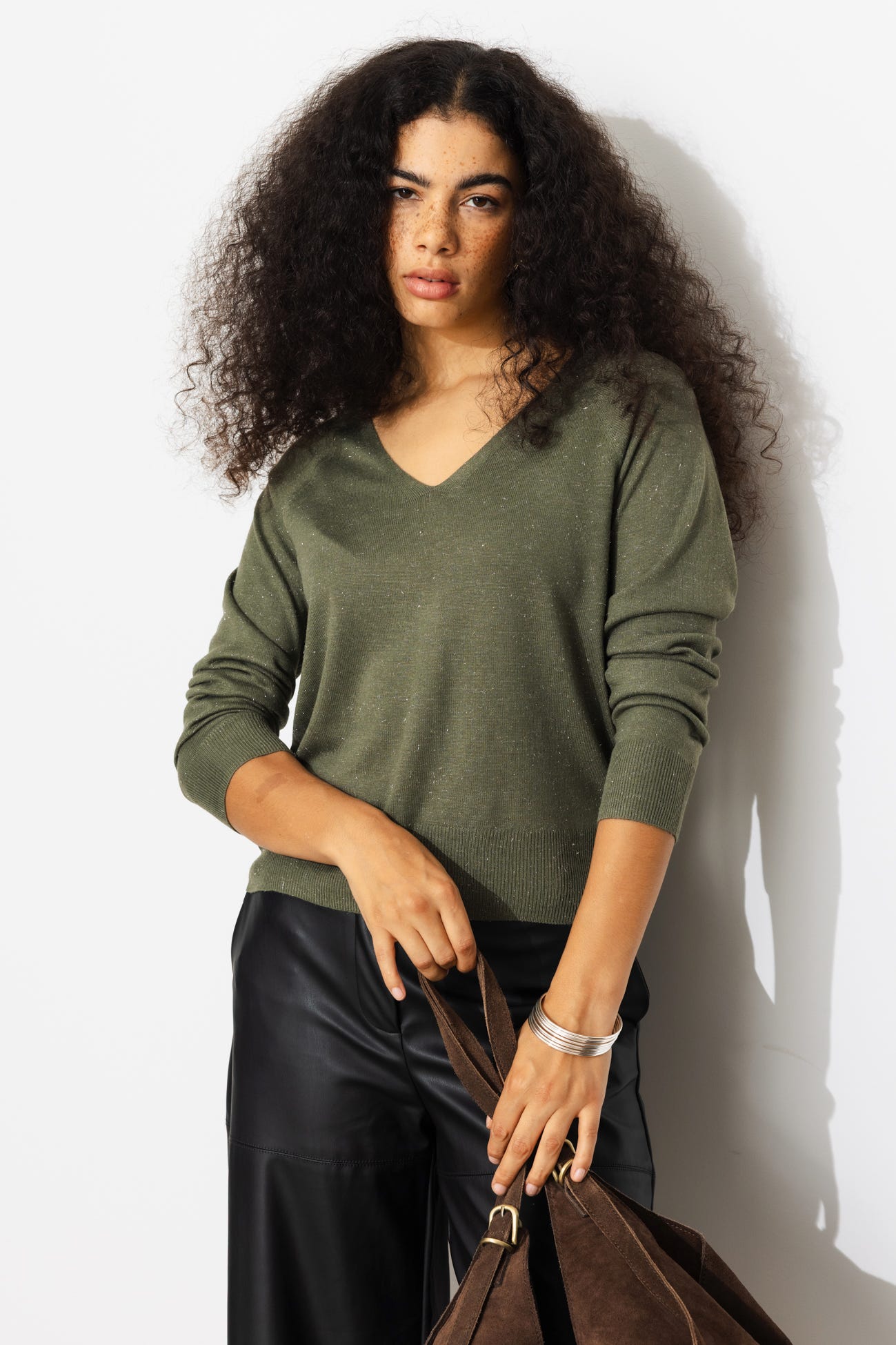 Lightweight glitzy jumper