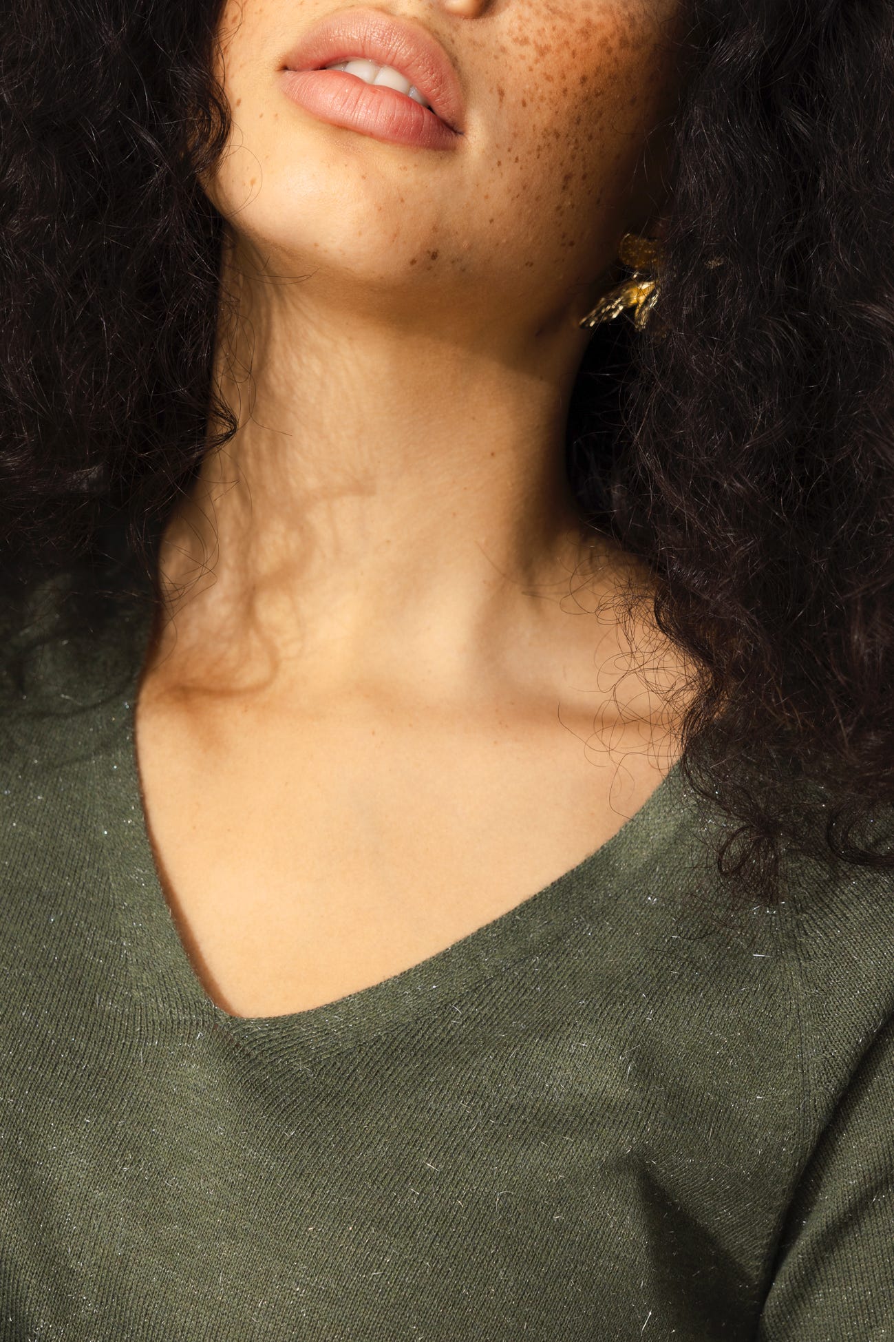 Lightweight glitzy jumper