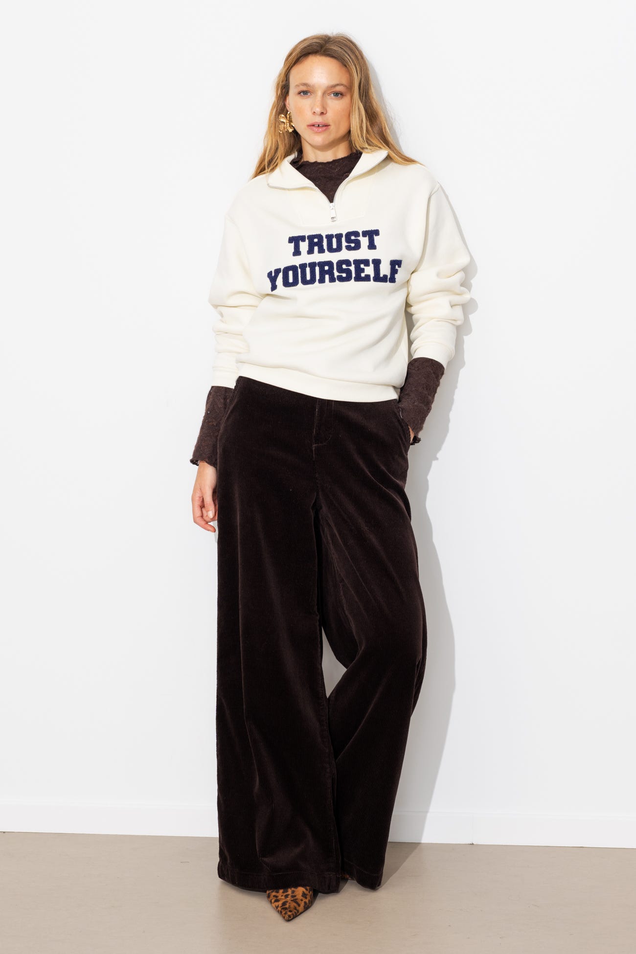 Sweatshirt "Trust Yourself"