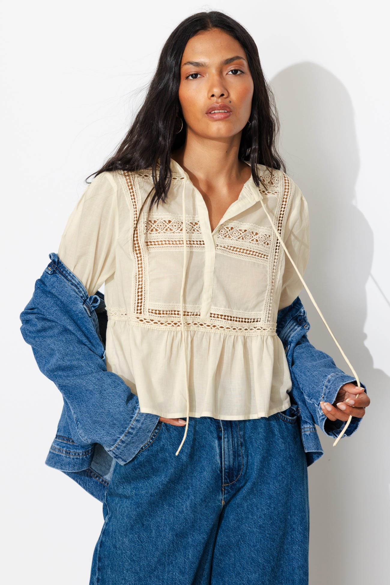 Blusa detalle encaje