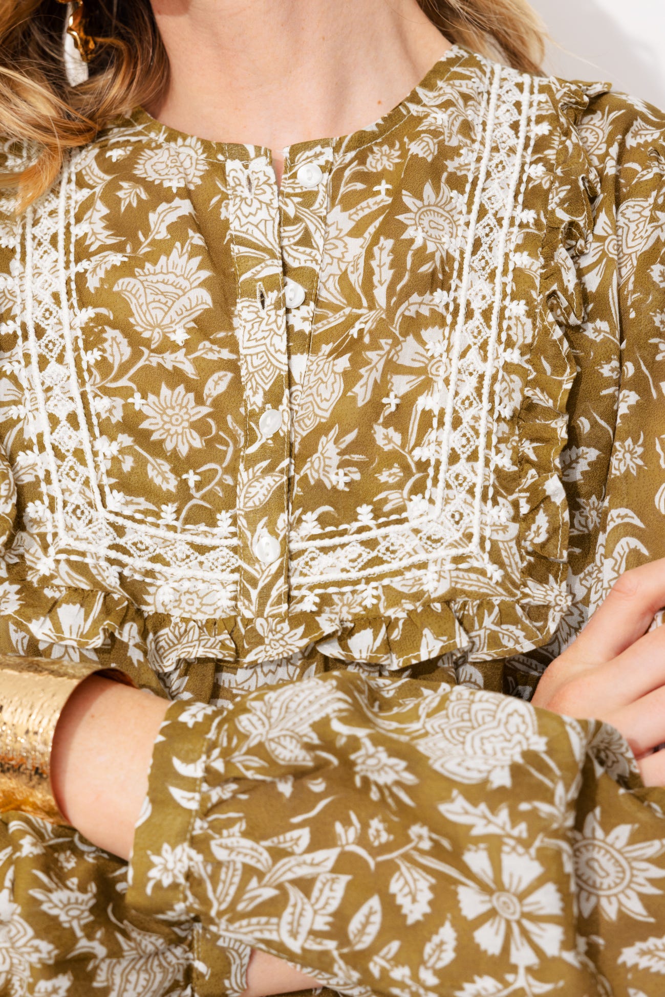 Geblümte Bluse mit Plastron