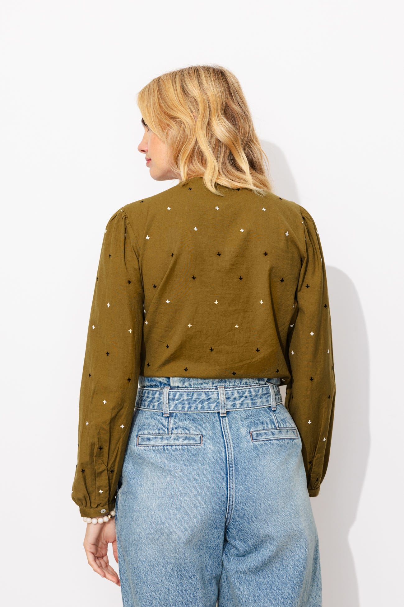 Blouse brodée à plastron