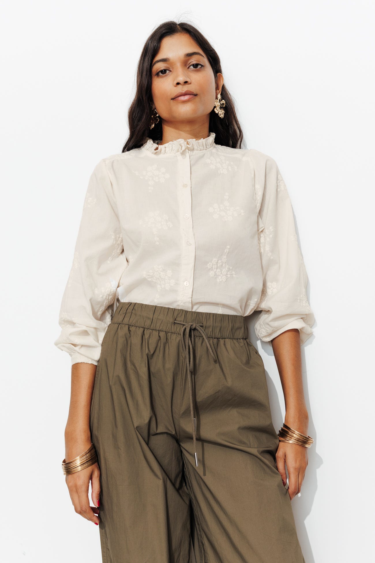 Chemise en cotonnade brodée