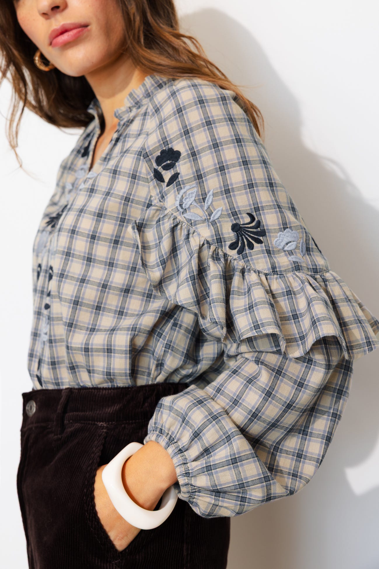 Bestickte Volantbluse