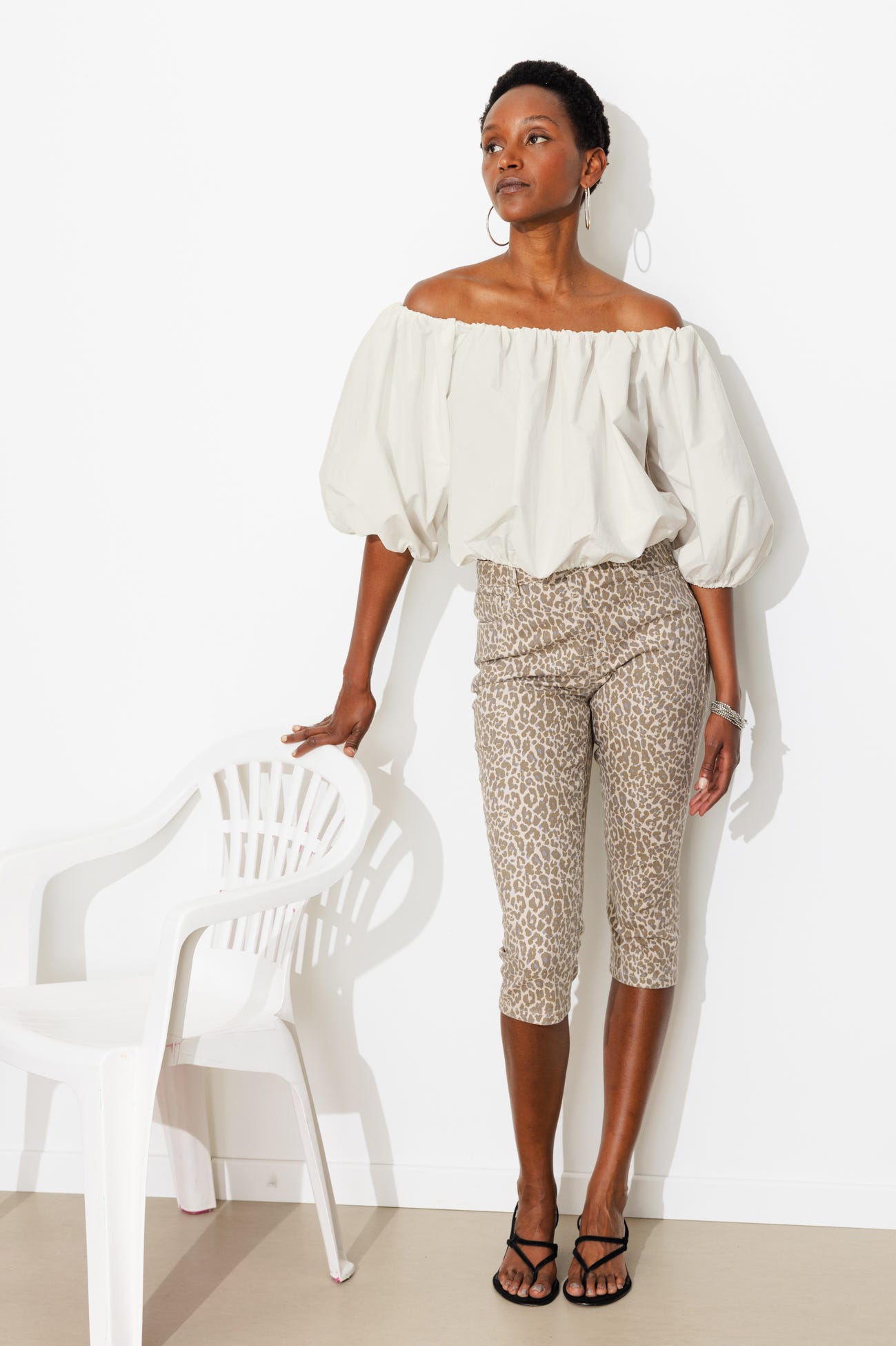 Short plain puffball blouse