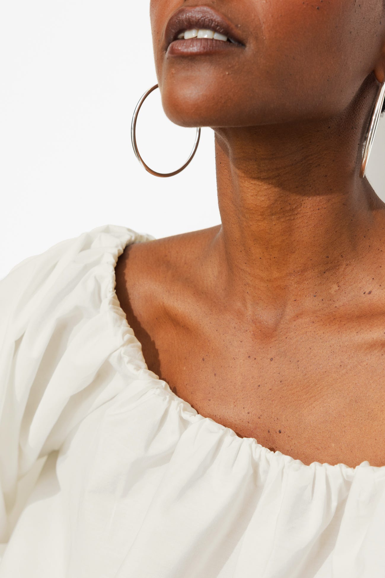 Short plain puffball blouse
