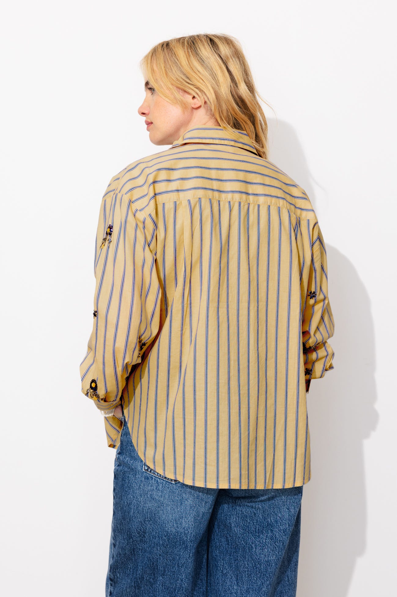 Embroidered striped shirt 