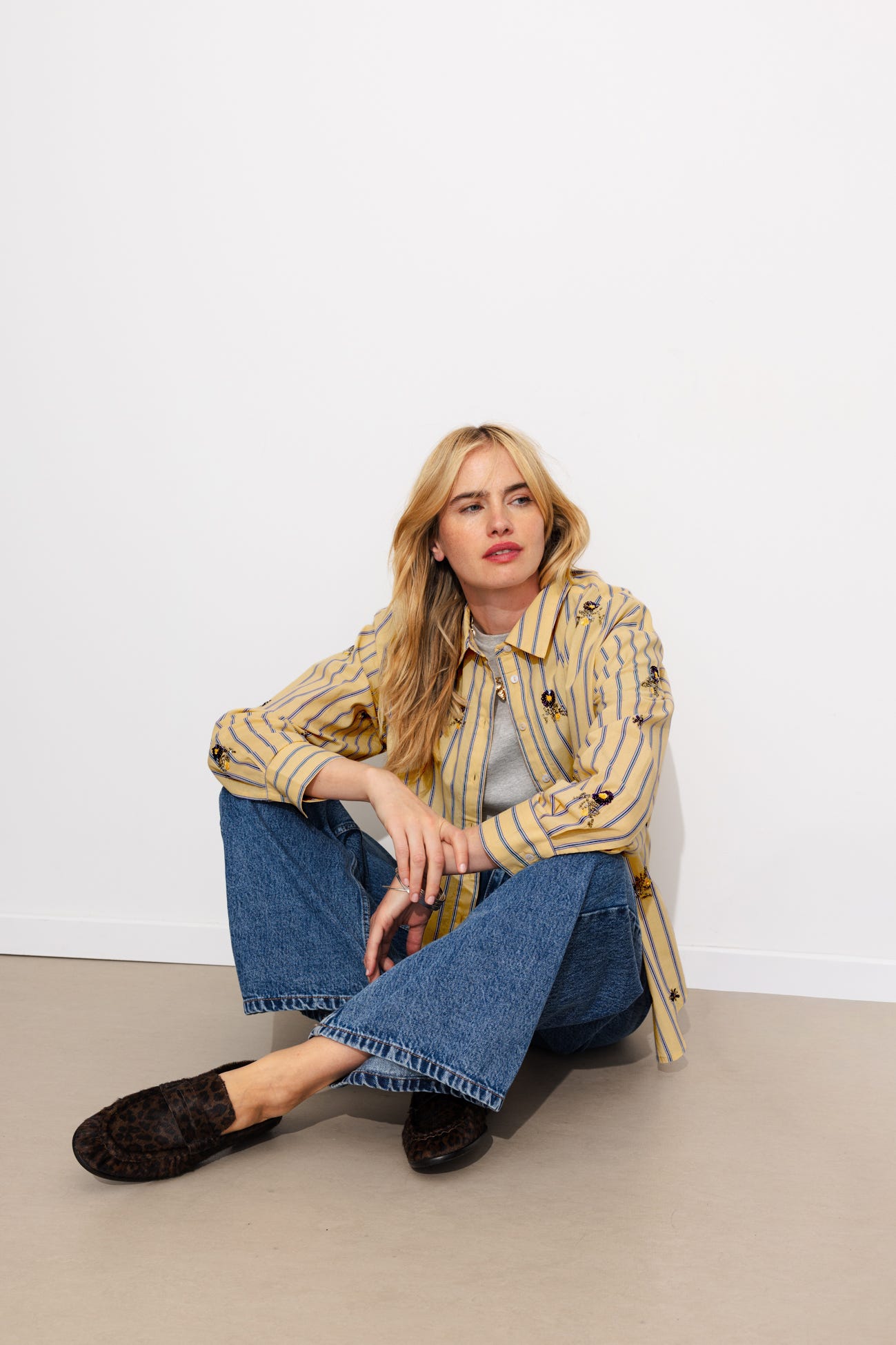 Embroidered striped shirt 