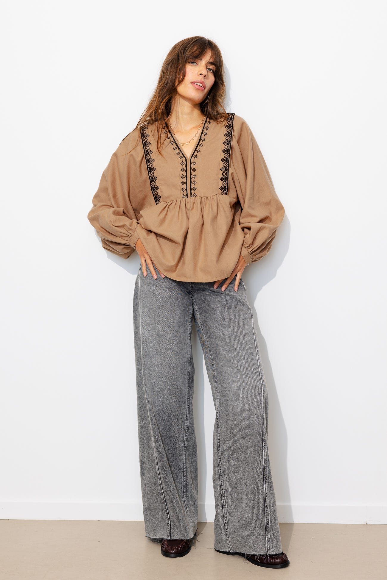 Blouse brodée Femme